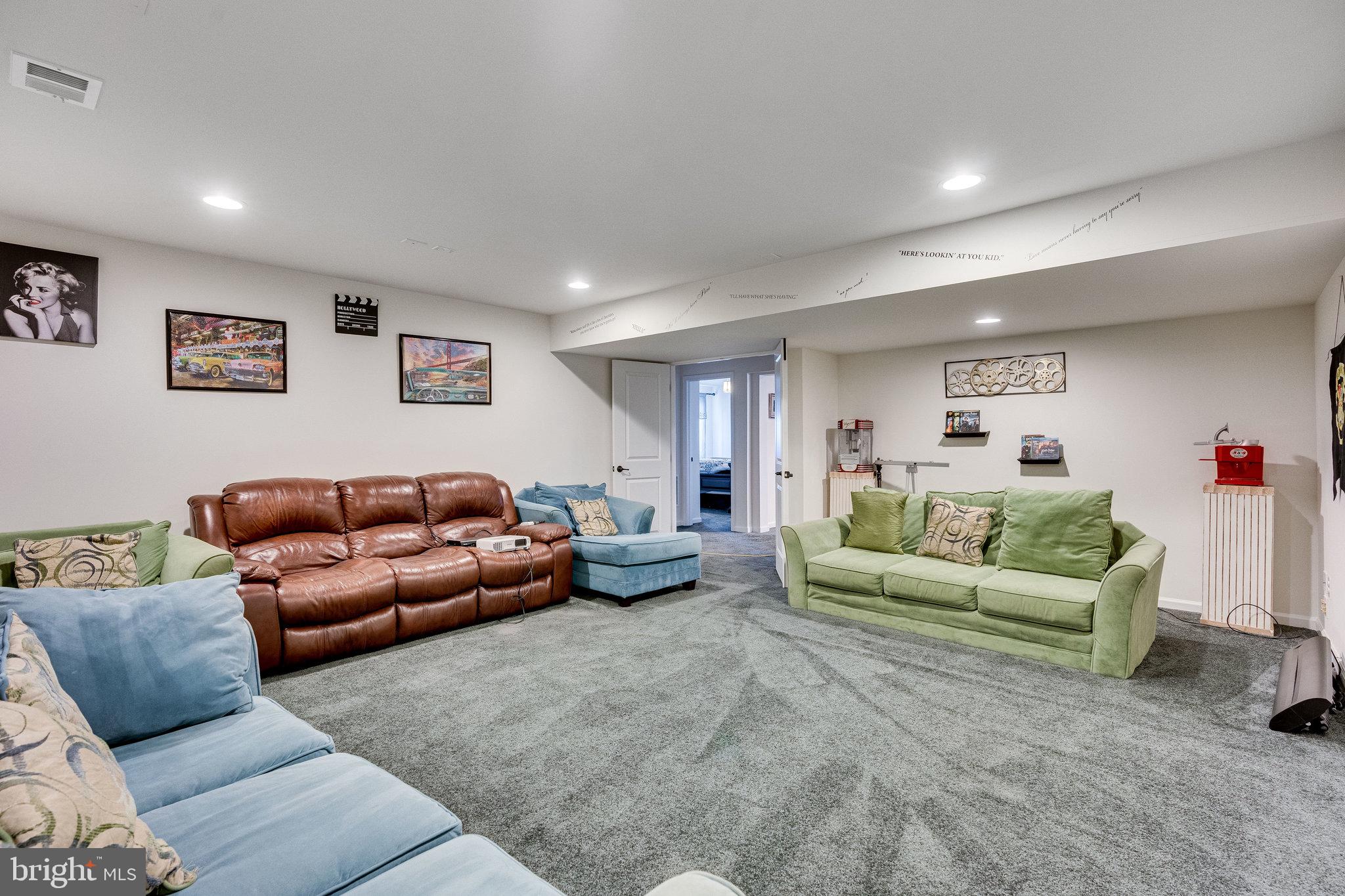 DAWSON'S CORNER - Residential