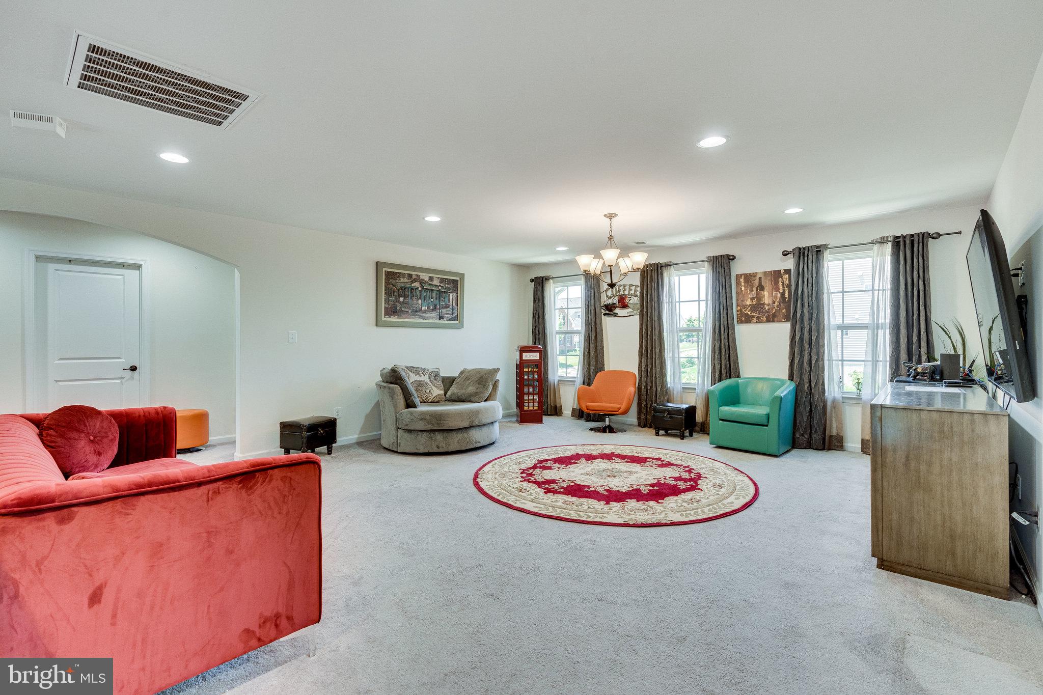 DAWSON'S CORNER - Residential