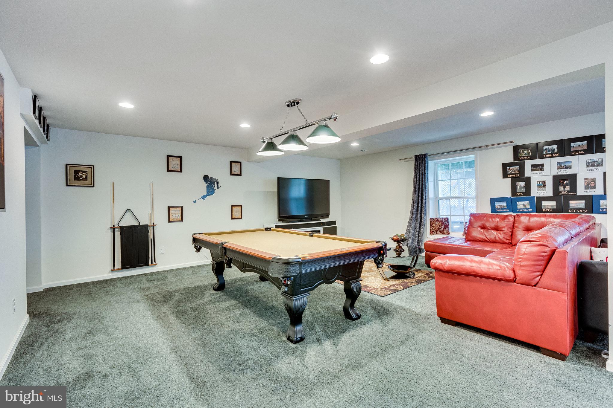 DAWSON'S CORNER - Residential