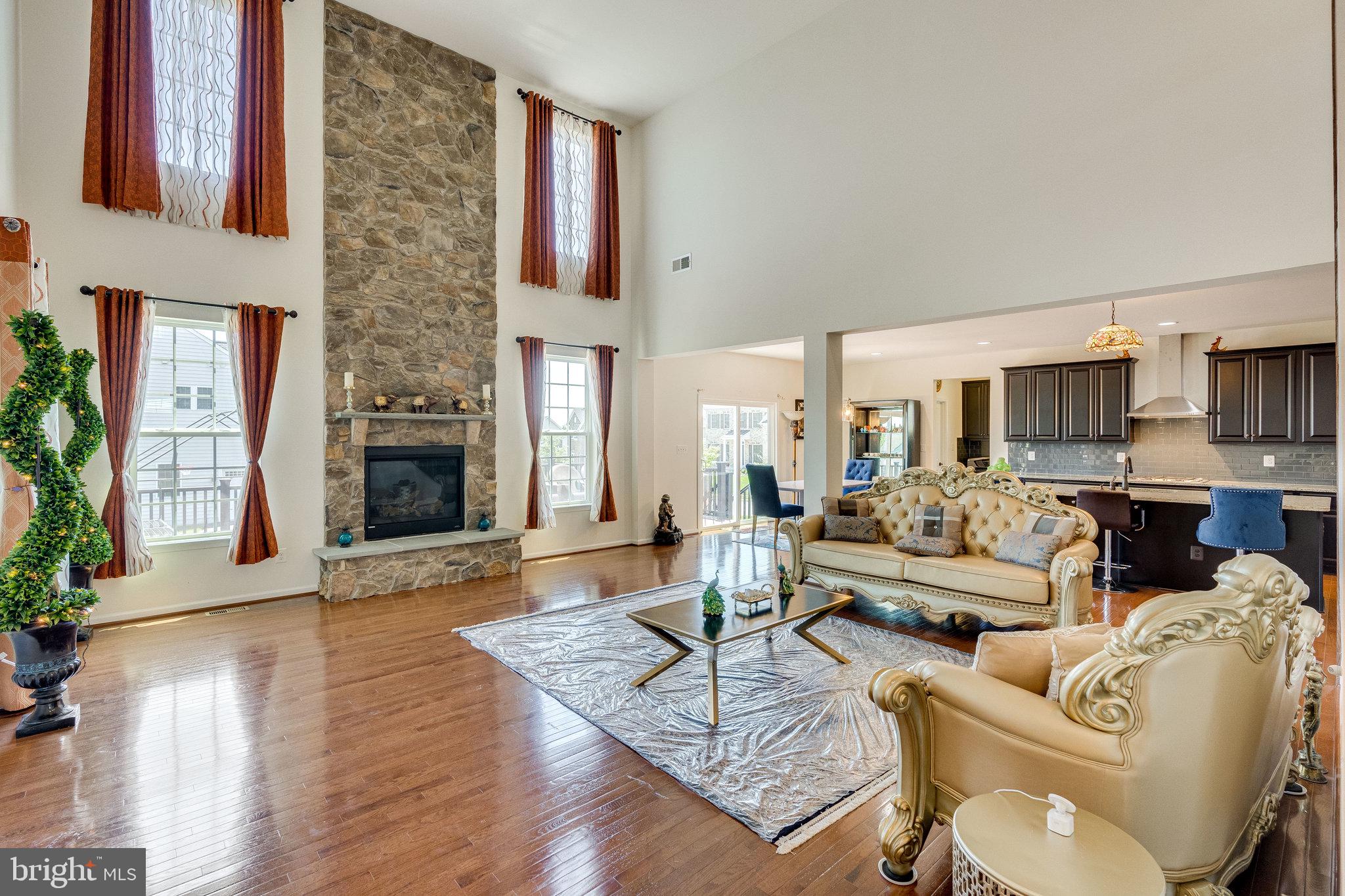 DAWSON'S CORNER - Residential