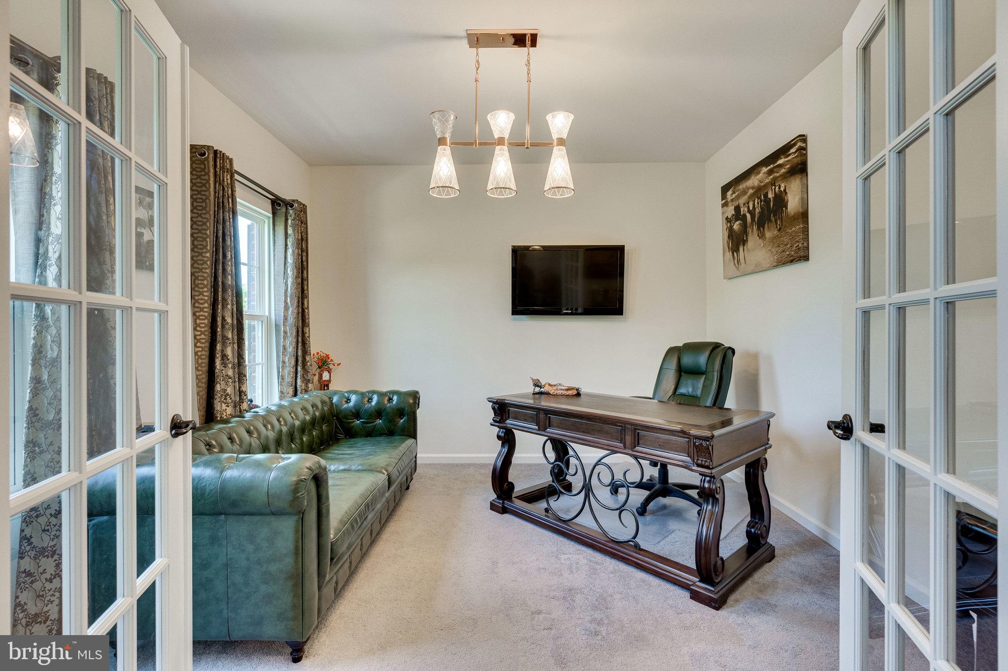 DAWSON'S CORNER - Residential