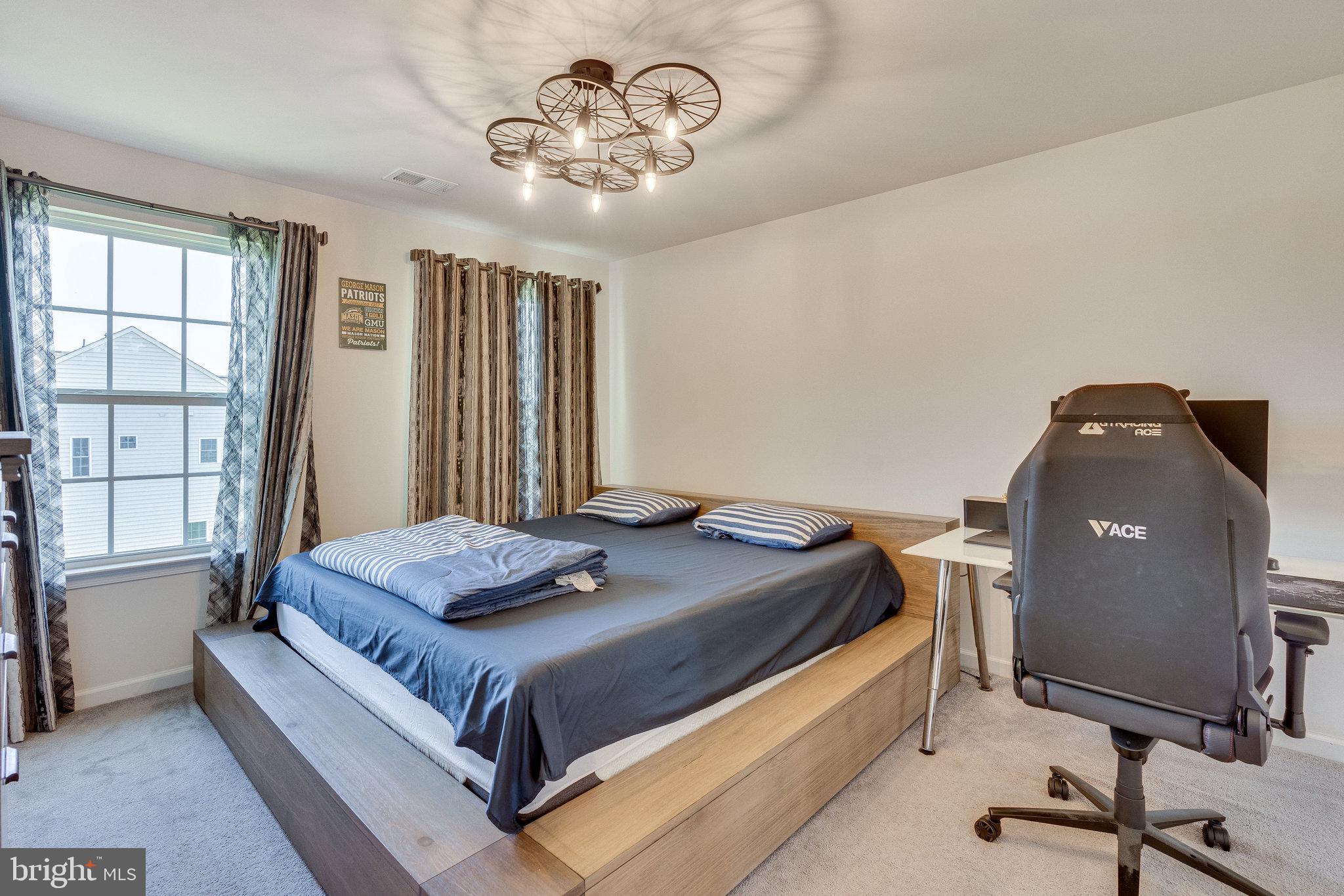 DAWSON'S CORNER - Residential