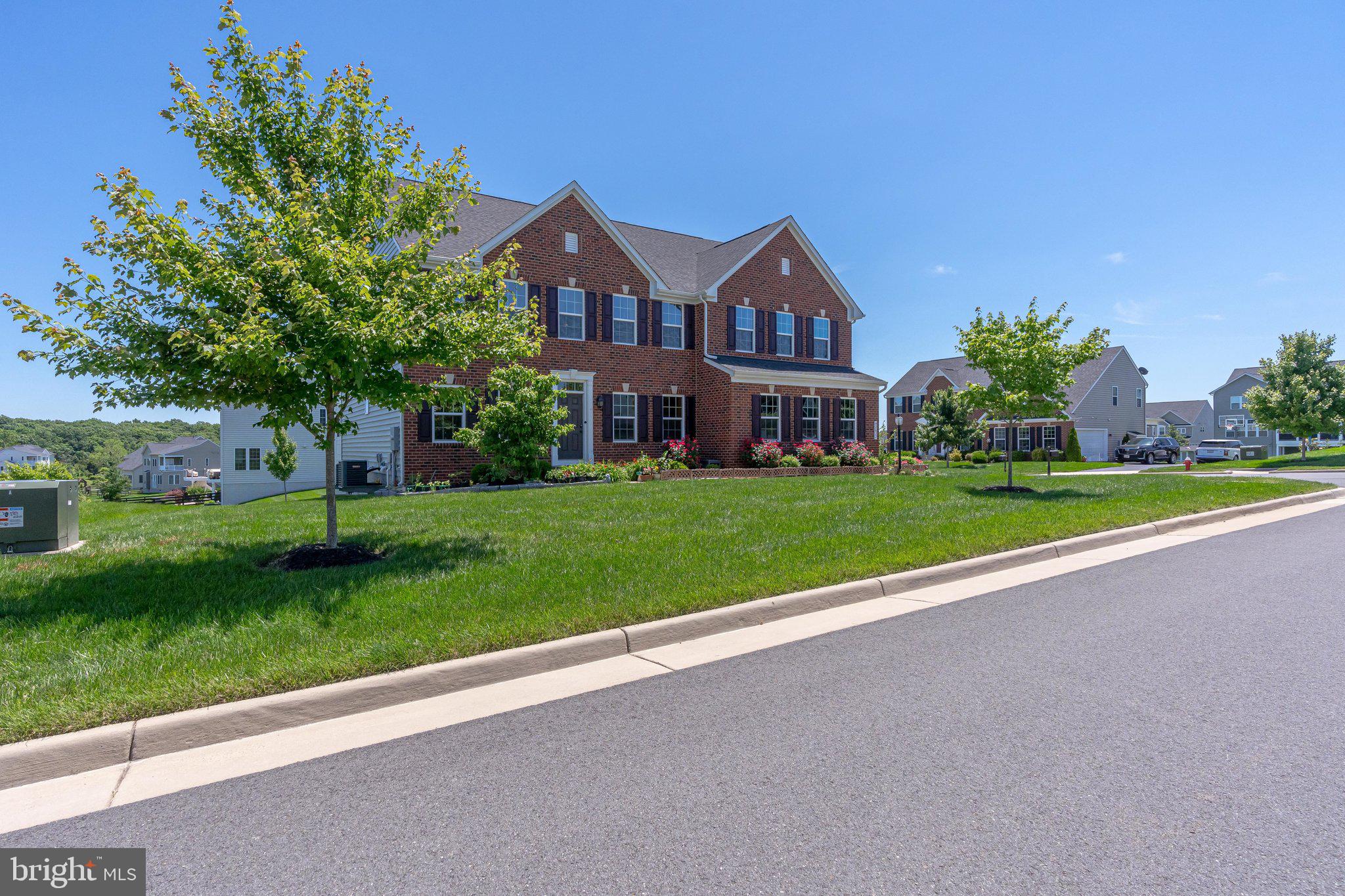 DAWSON'S CORNER - Residential