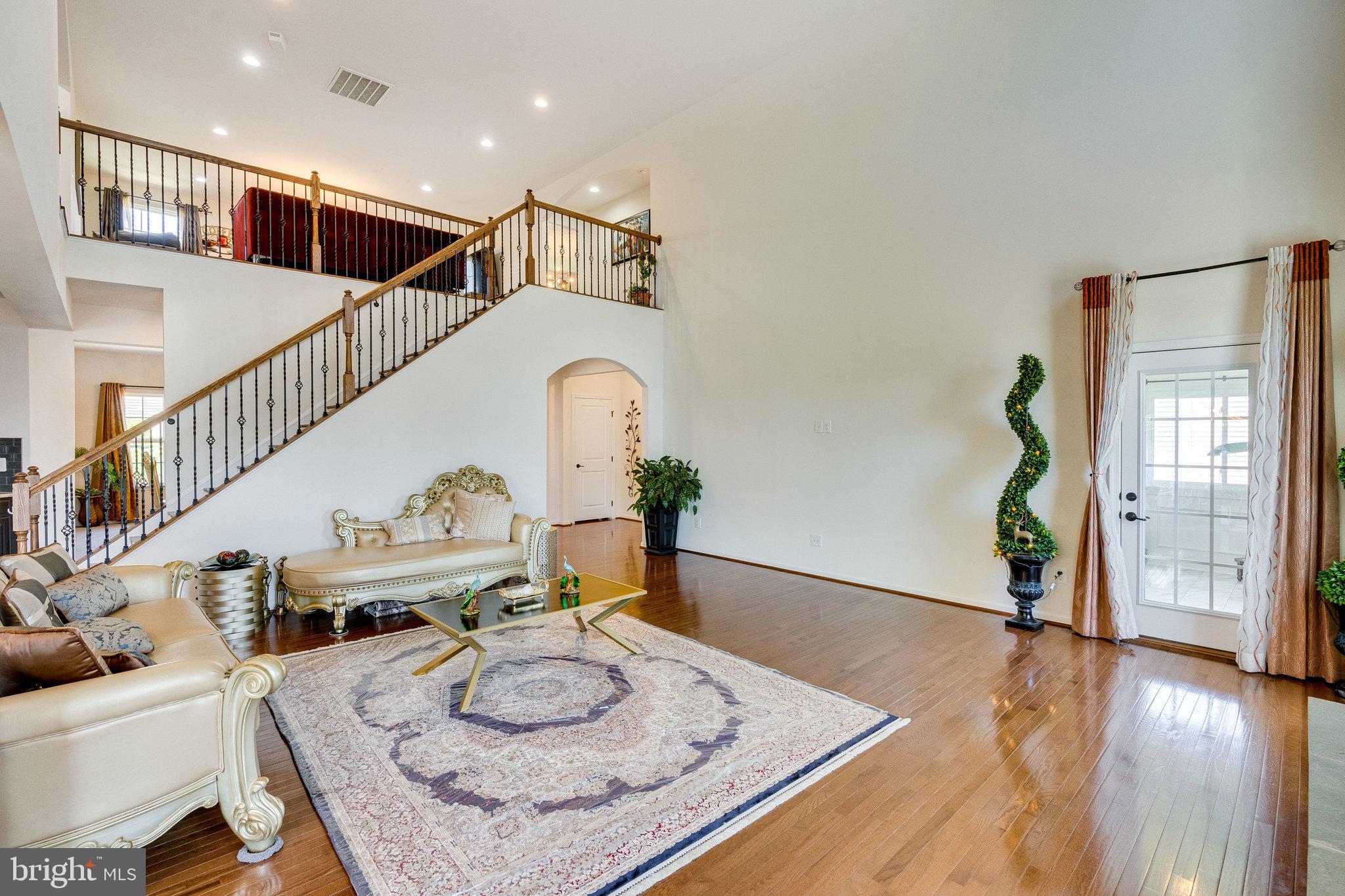 DAWSON'S CORNER - Residential