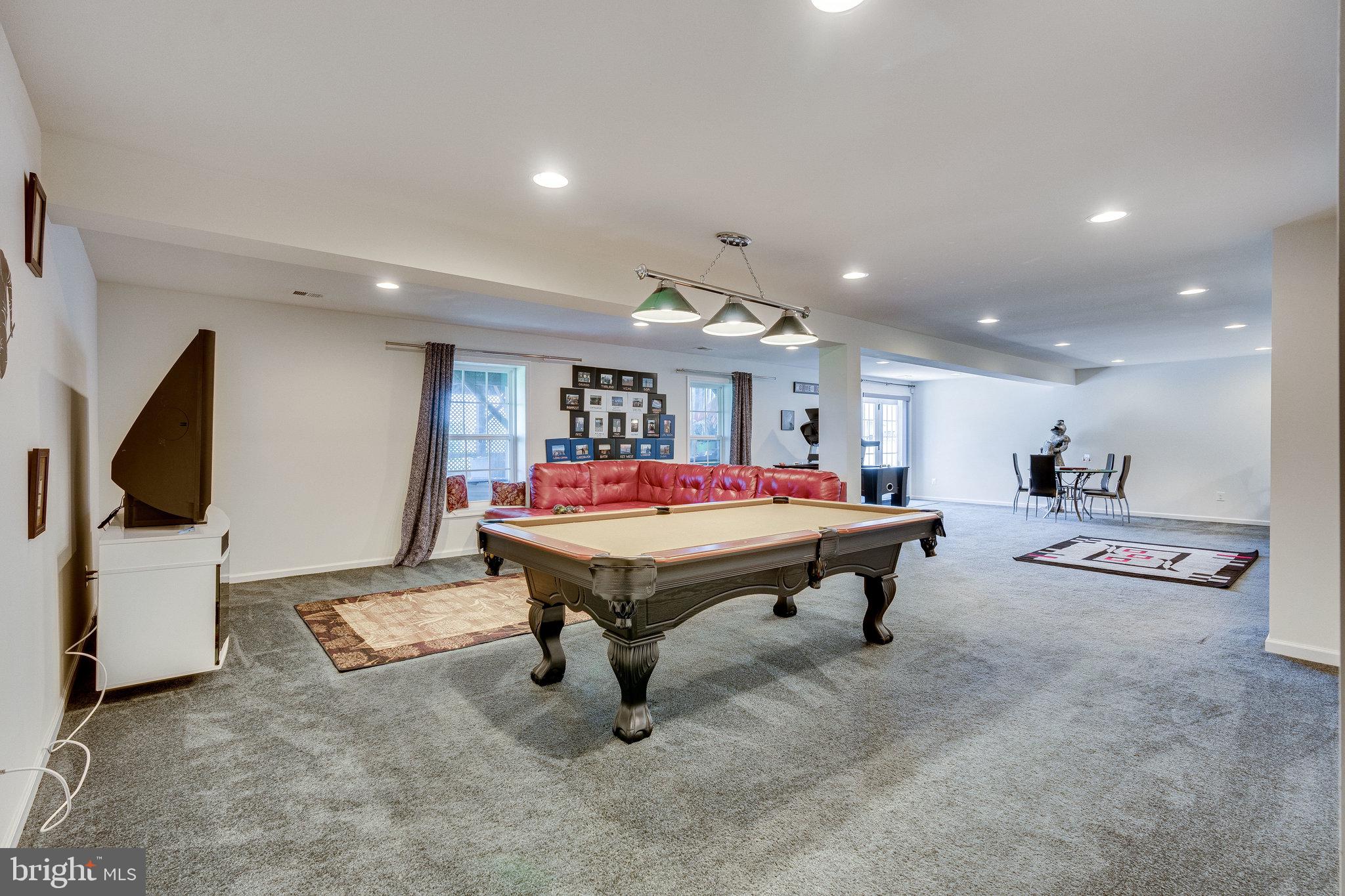 DAWSON'S CORNER - Residential