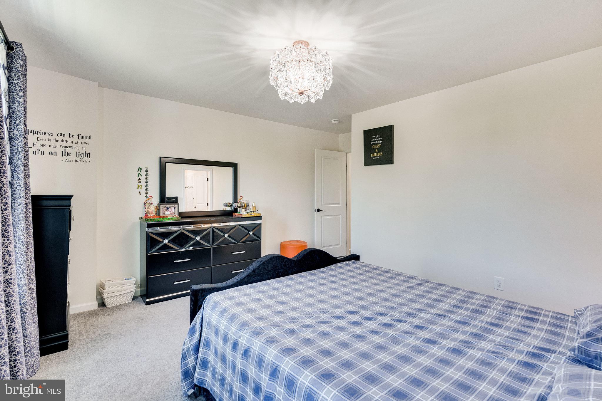 DAWSON'S CORNER - Residential