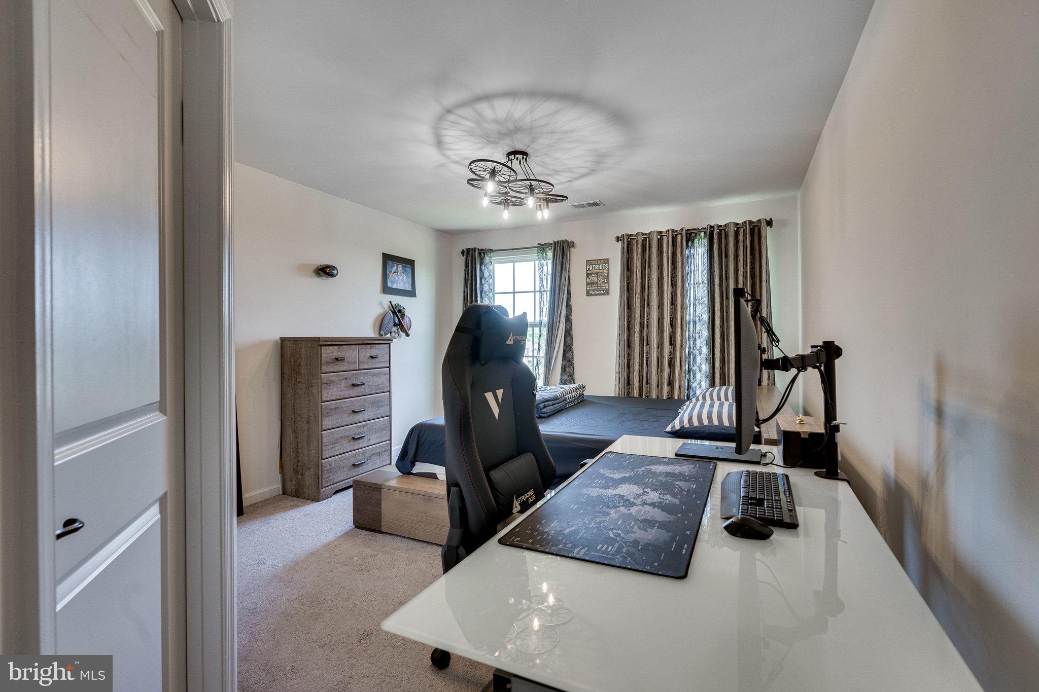 DAWSON'S CORNER - Residential