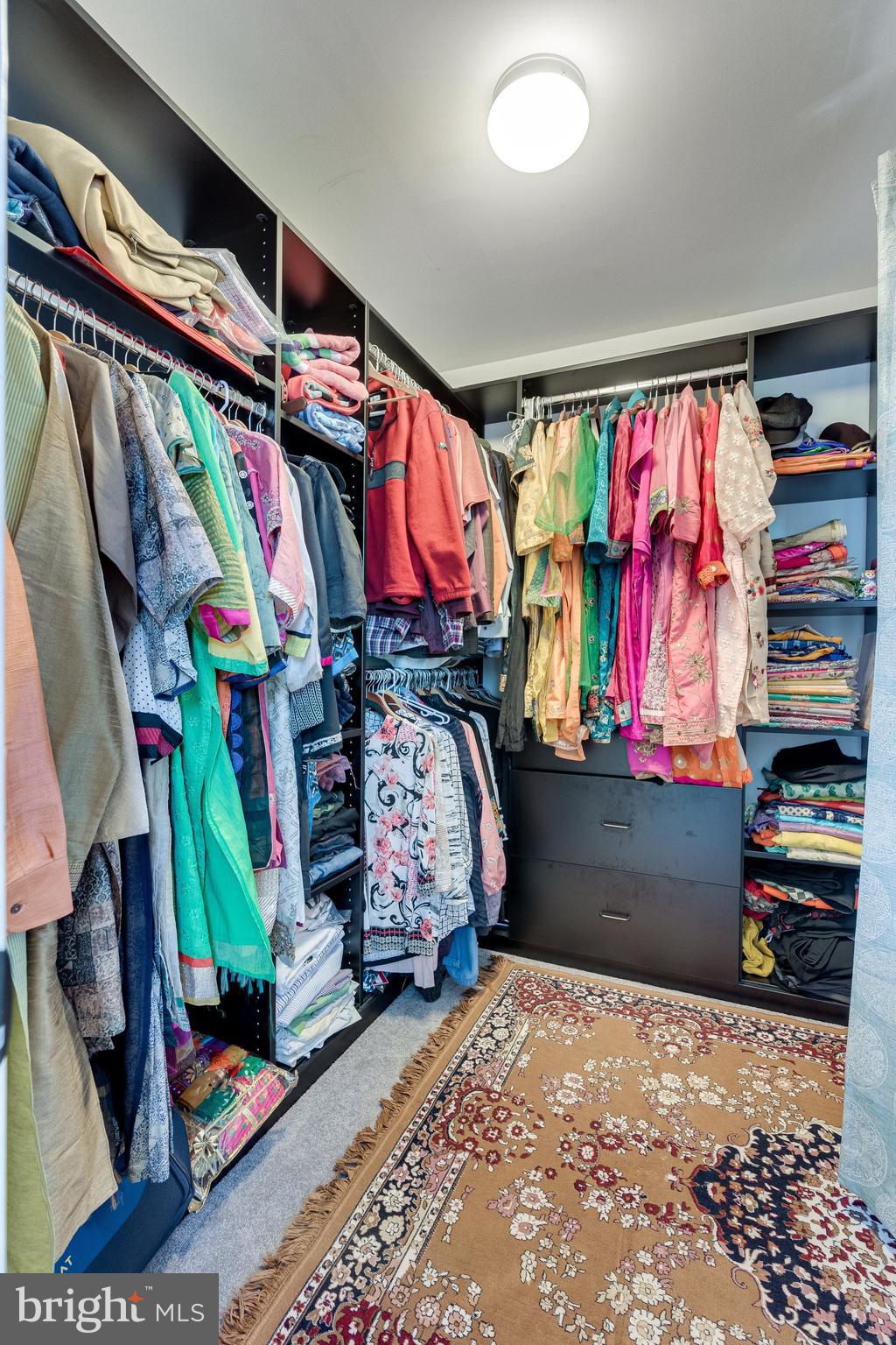 DAWSON'S CORNER - Residential