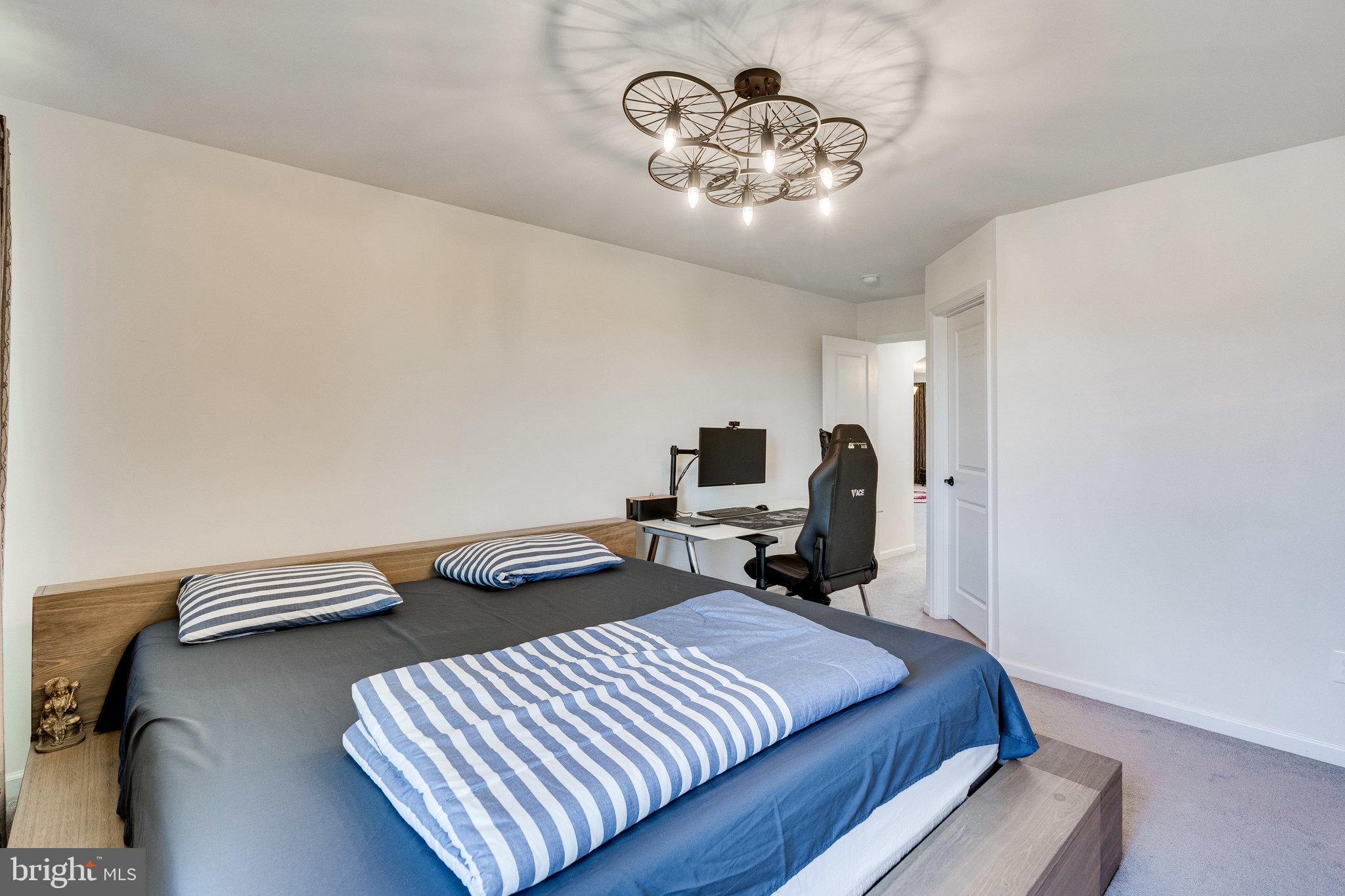 DAWSON'S CORNER - Residential