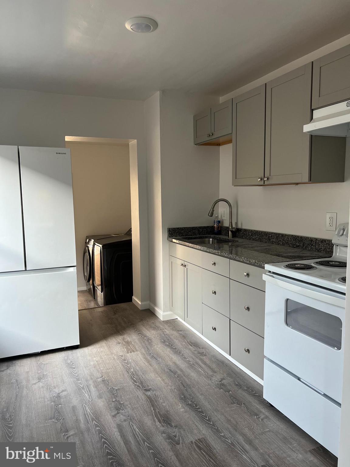 STENNING HILLS - Residential Lease