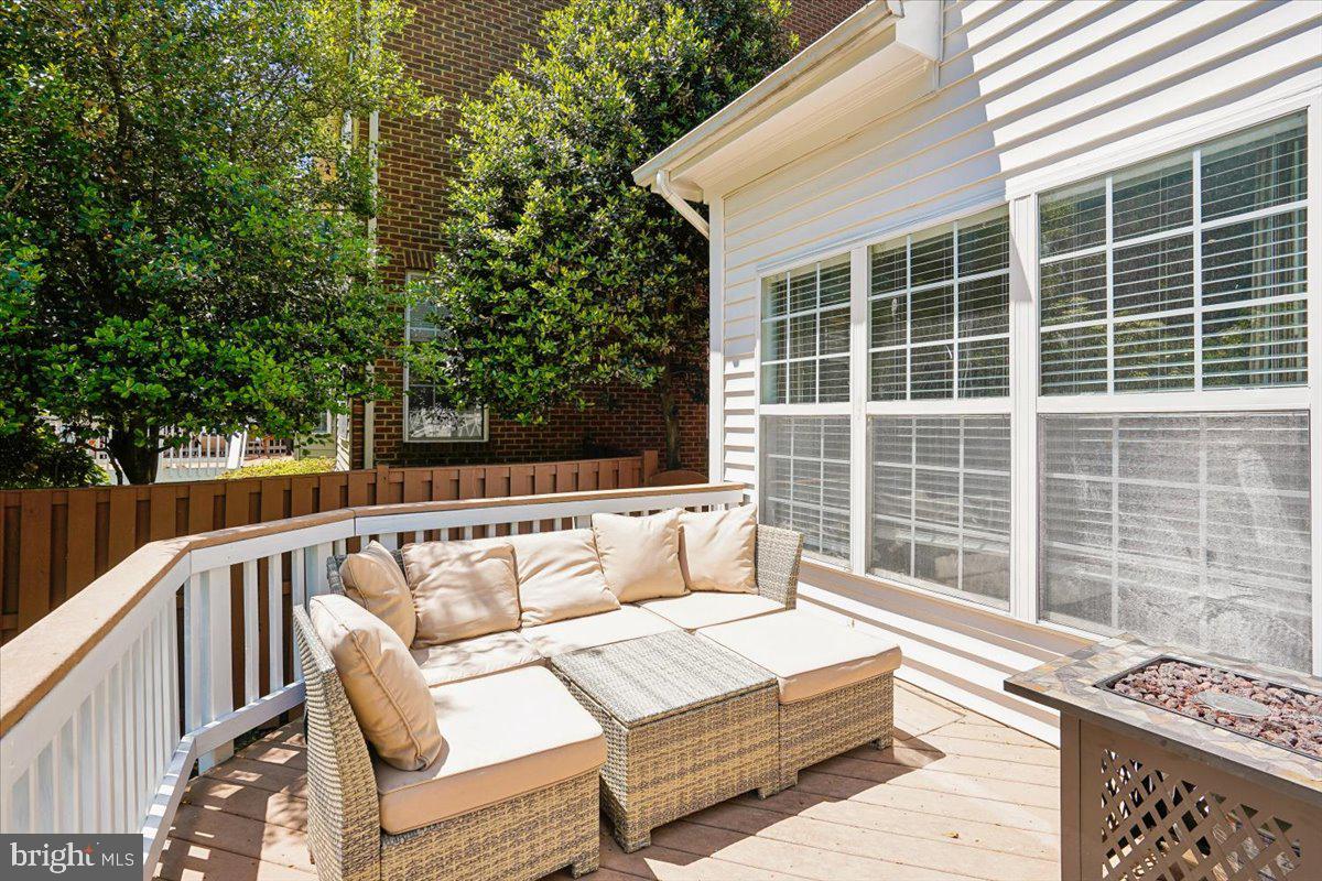 SANDBURG PARK - Residential
