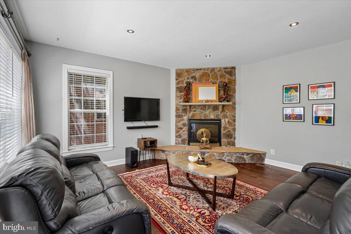 SANDBURG PARK - Residential