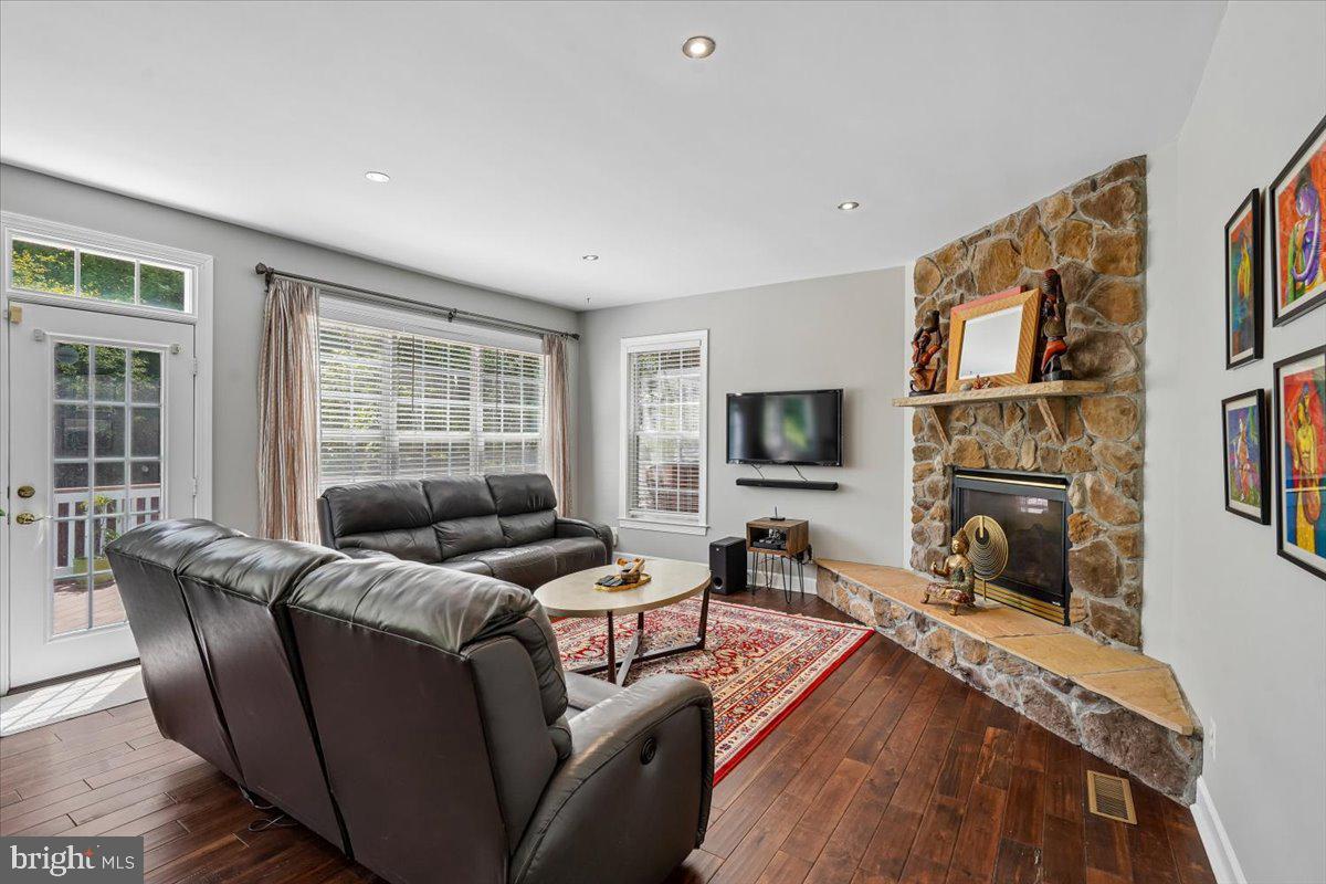 SANDBURG PARK - Residential