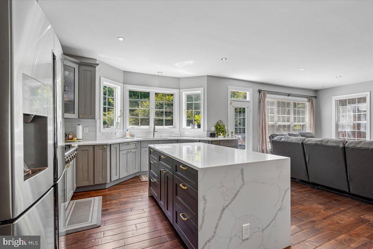 SANDBURG PARK - Residential