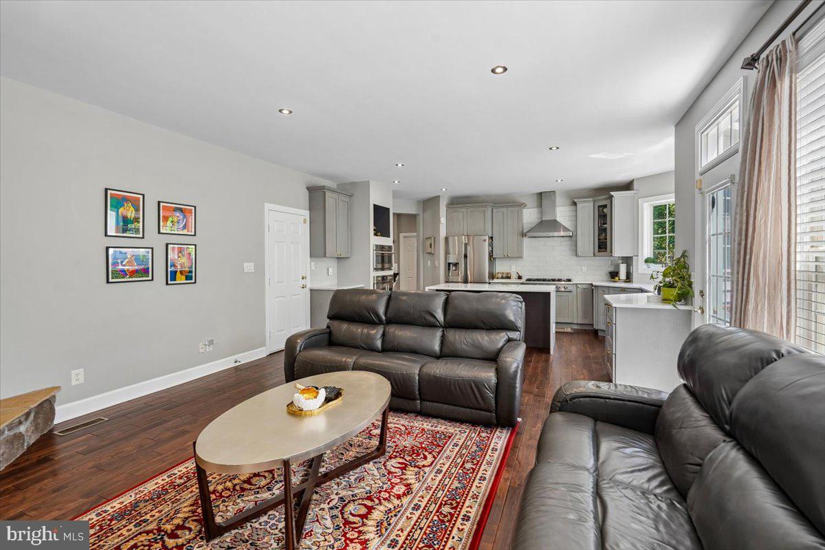 SANDBURG PARK - Residential