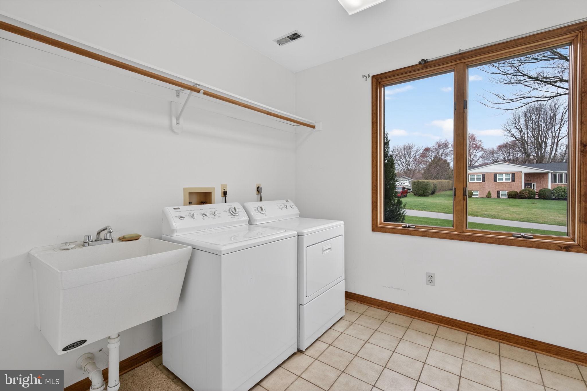 SPRING HOUSE FARMS - Residential