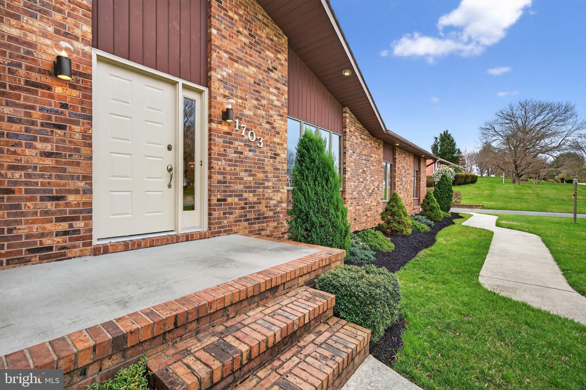 SPRING HOUSE FARMS - Residential