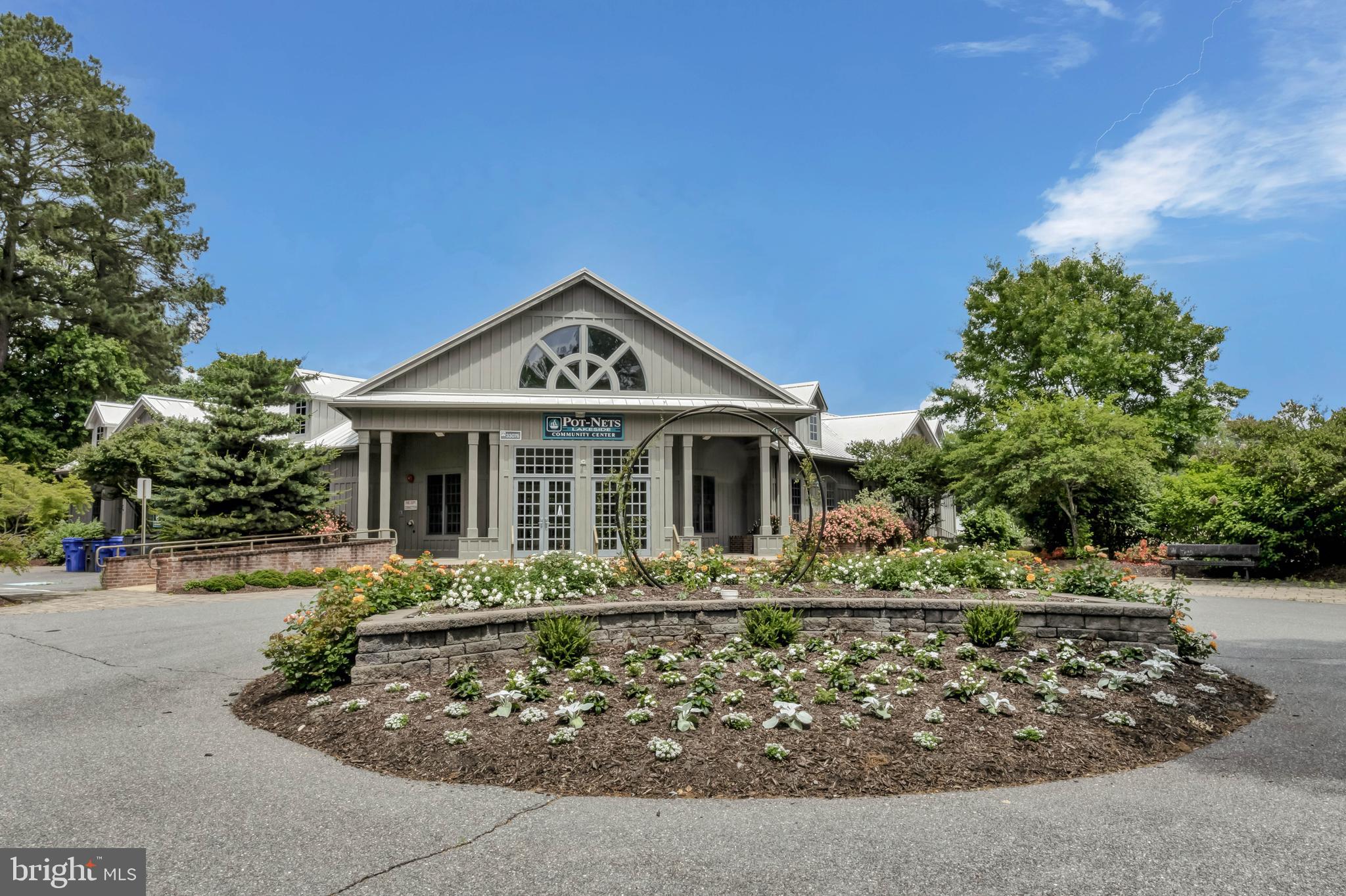 POTNETS LAKESIDE - Residential