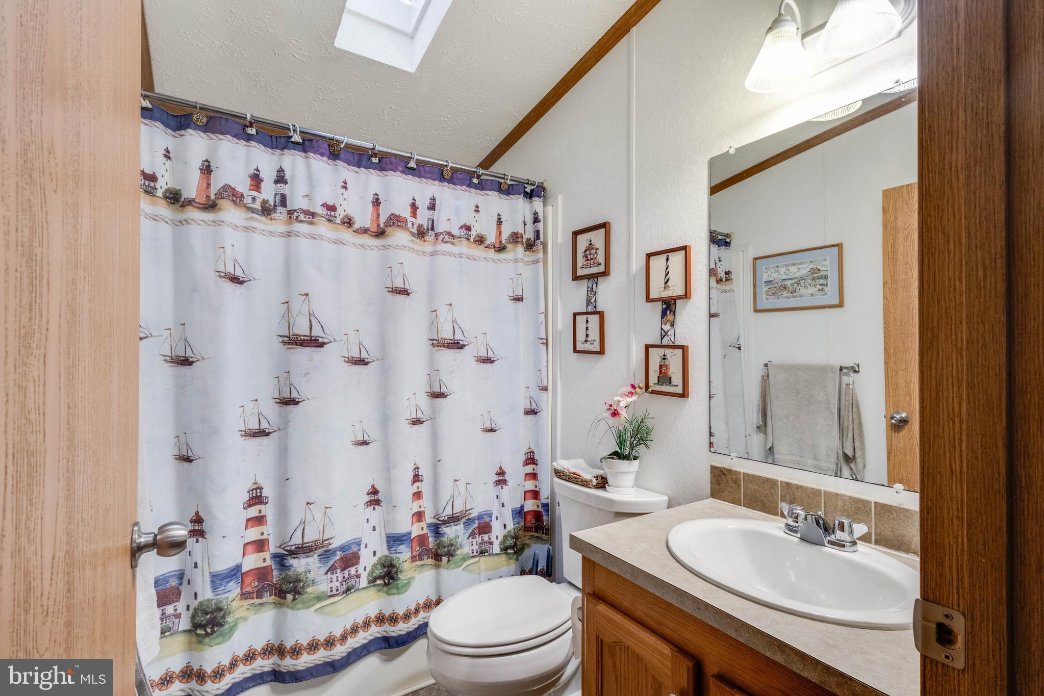 POTNETS LAKESIDE - Residential