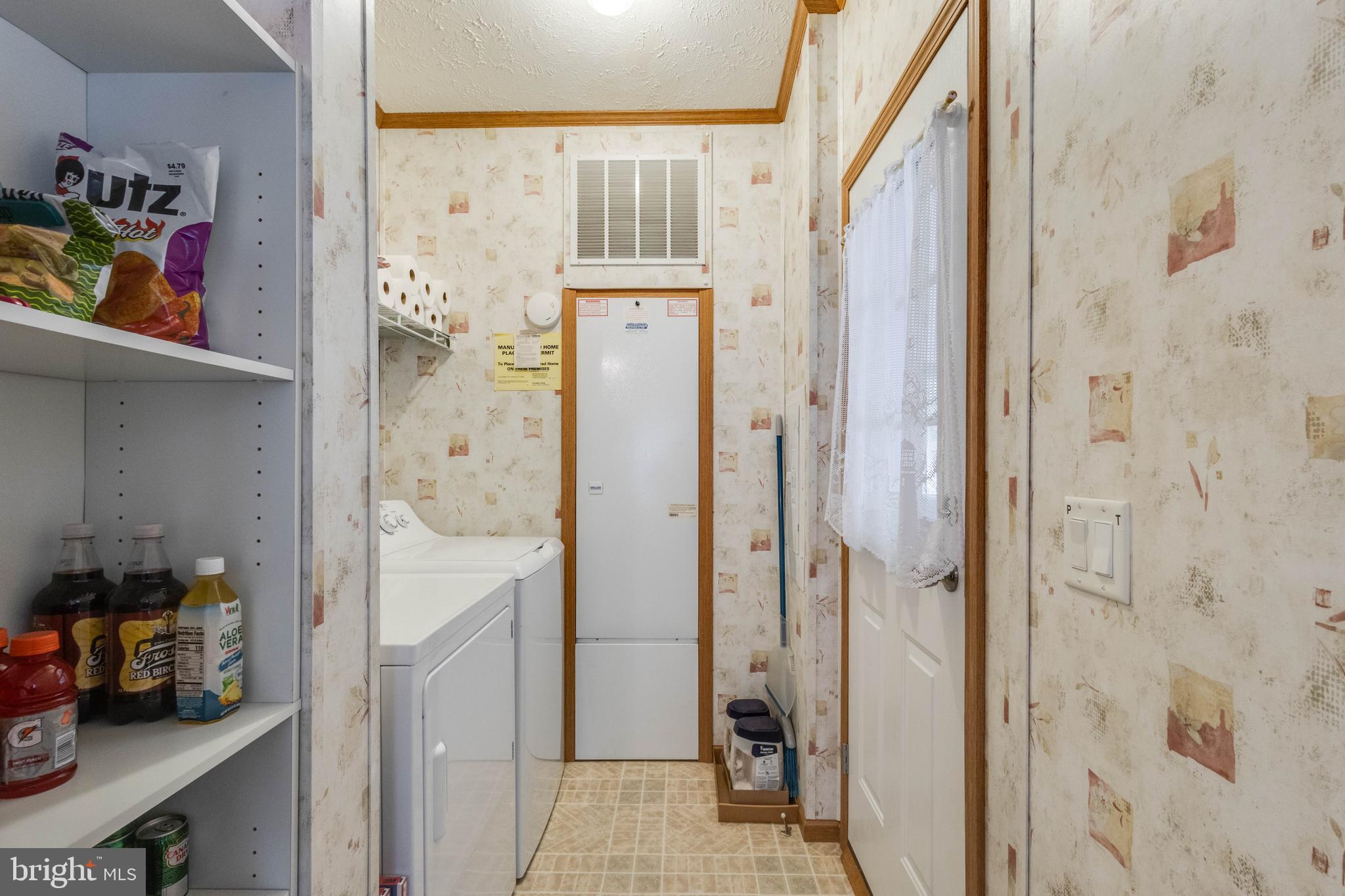 POTNETS LAKESIDE - Residential