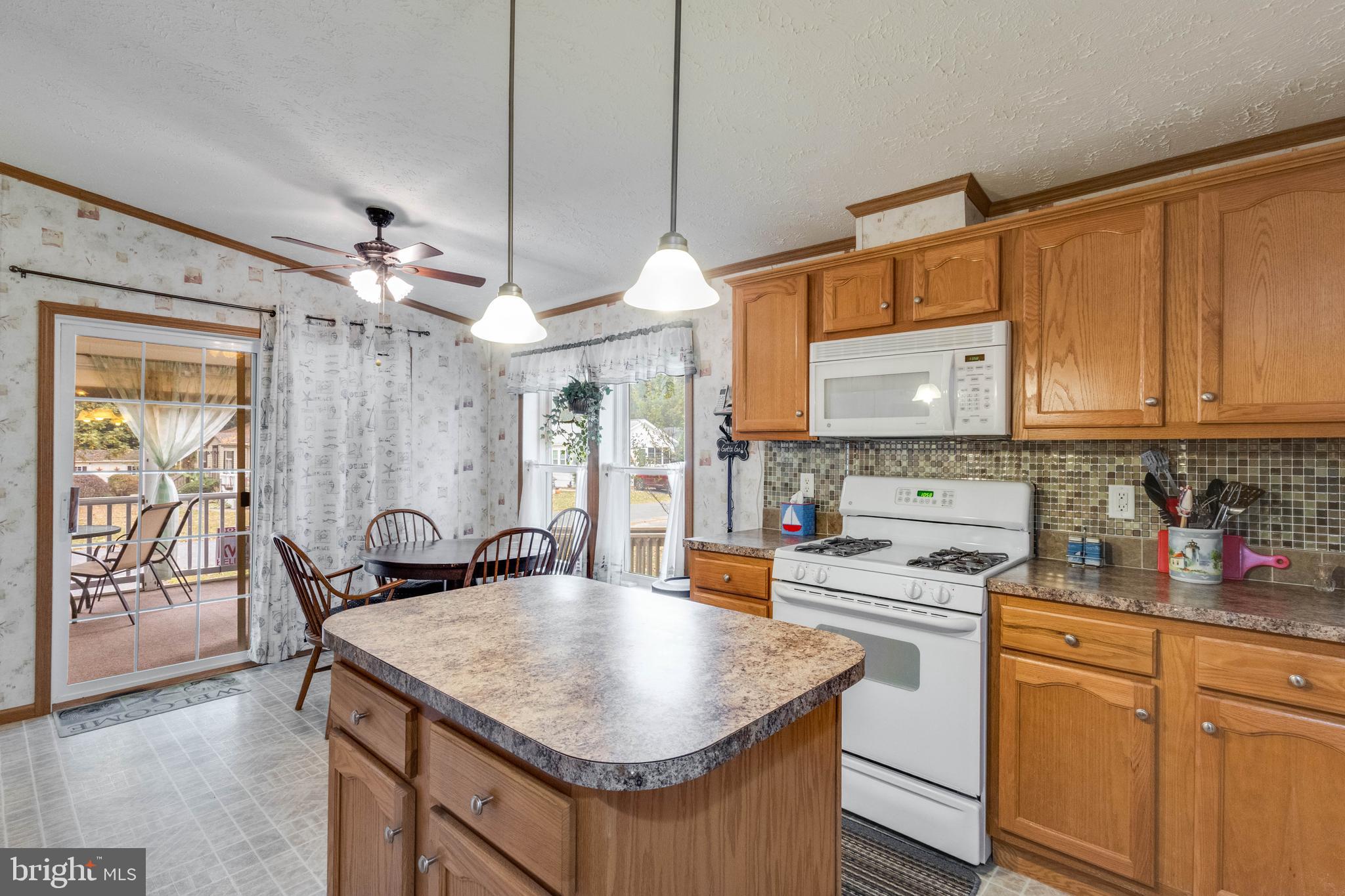 POTNETS LAKESIDE - Residential