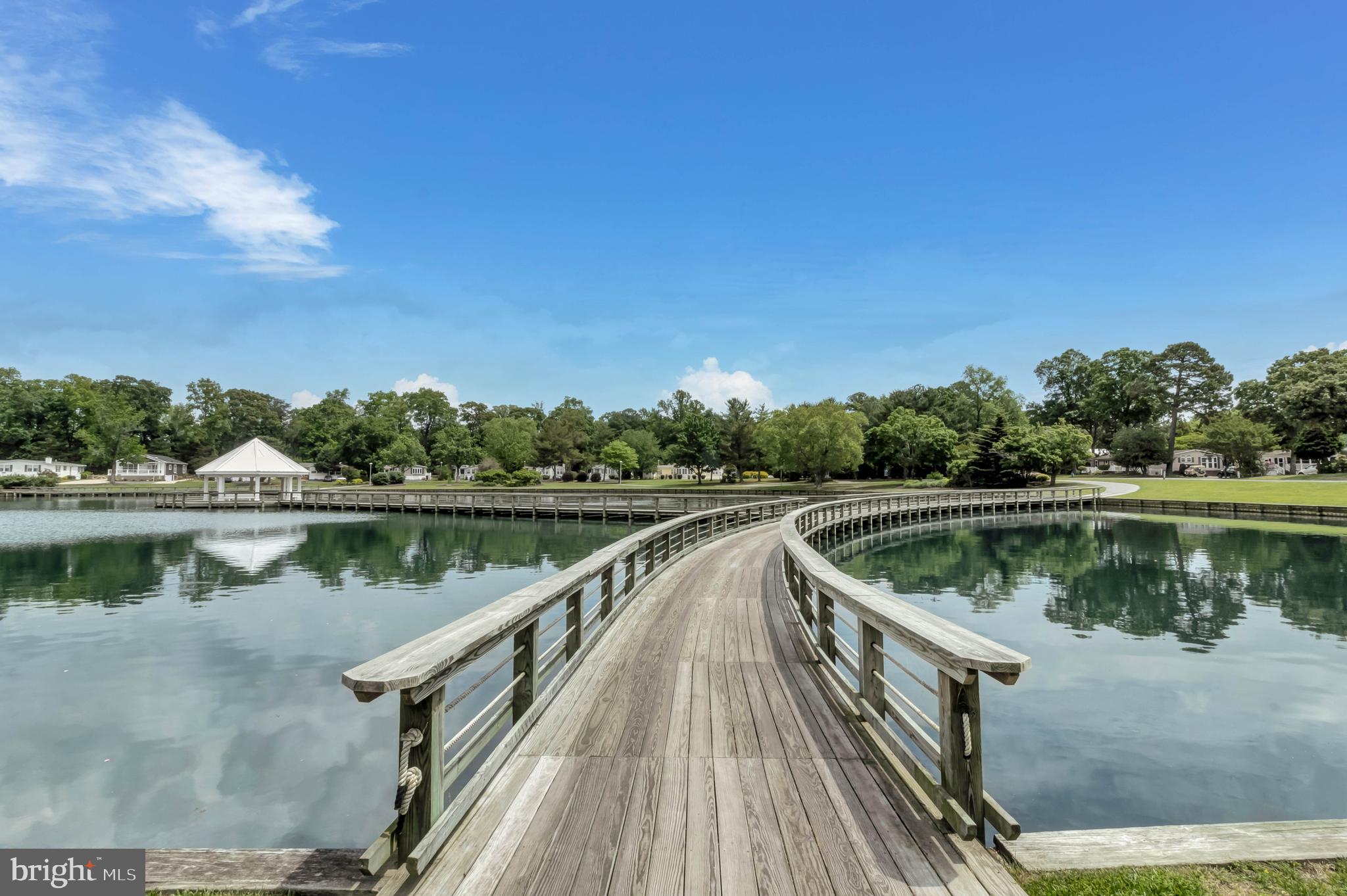 POTNETS LAKESIDE - Residential