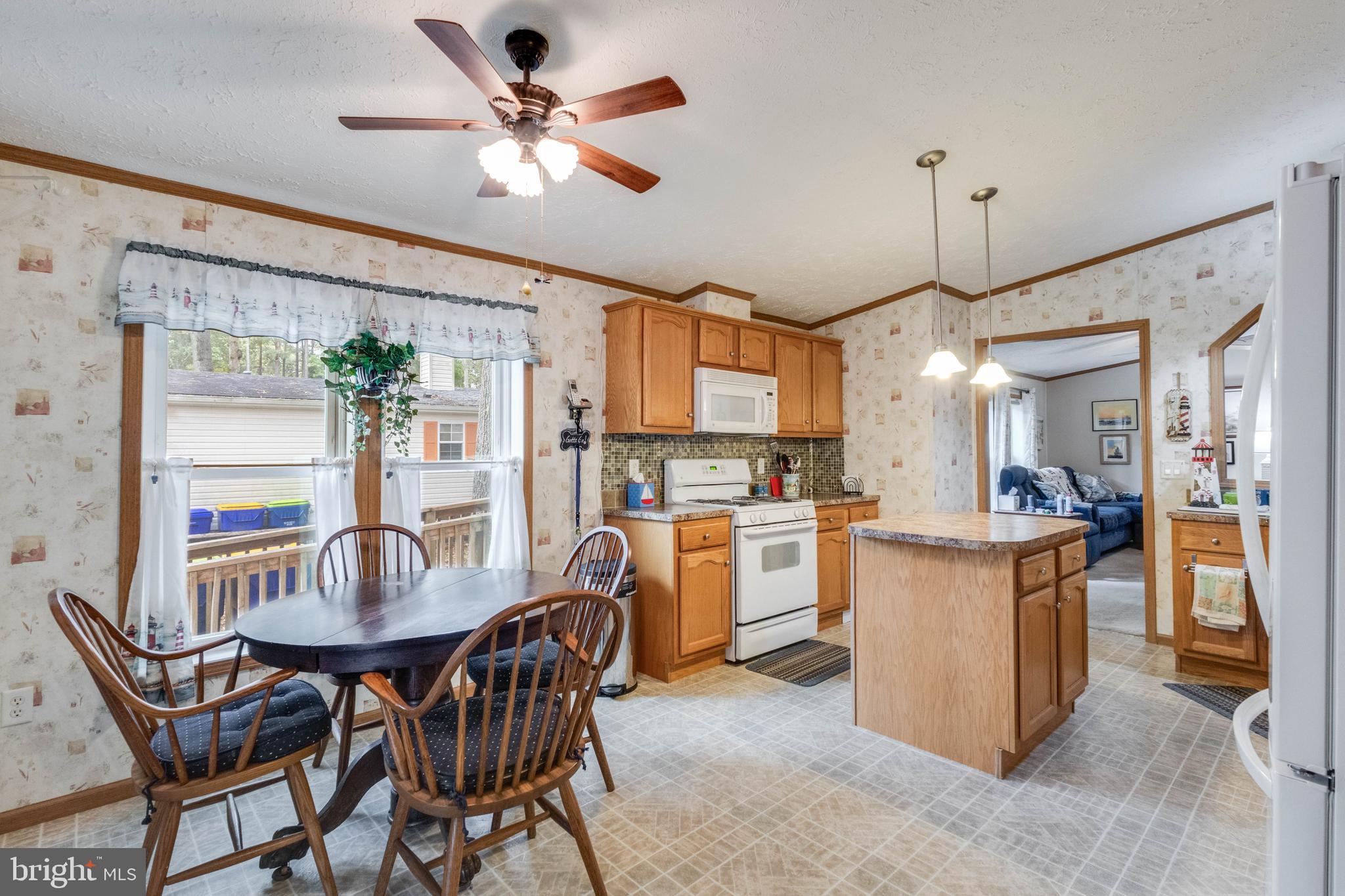 POTNETS LAKESIDE - Residential