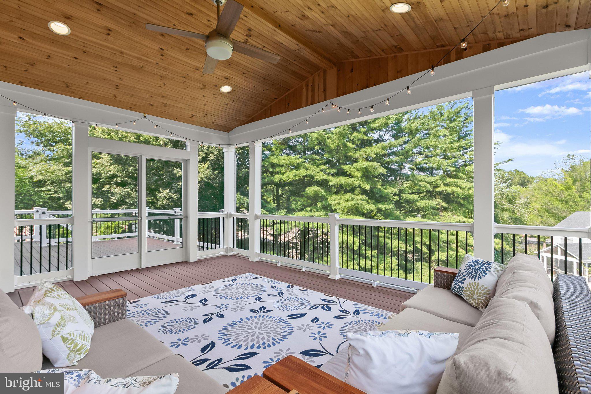 9704 ORIOLE COURT