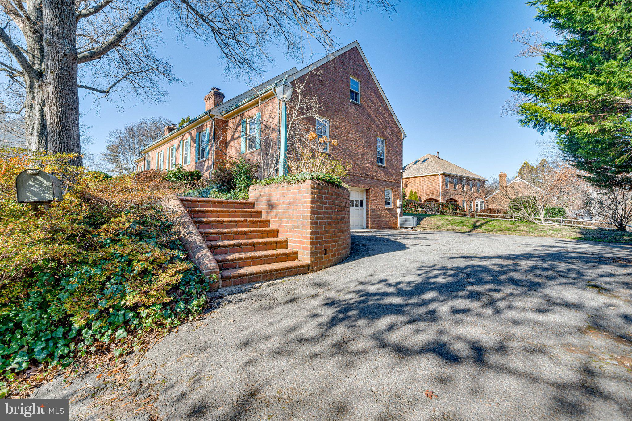 901 JANNEYS LANE
