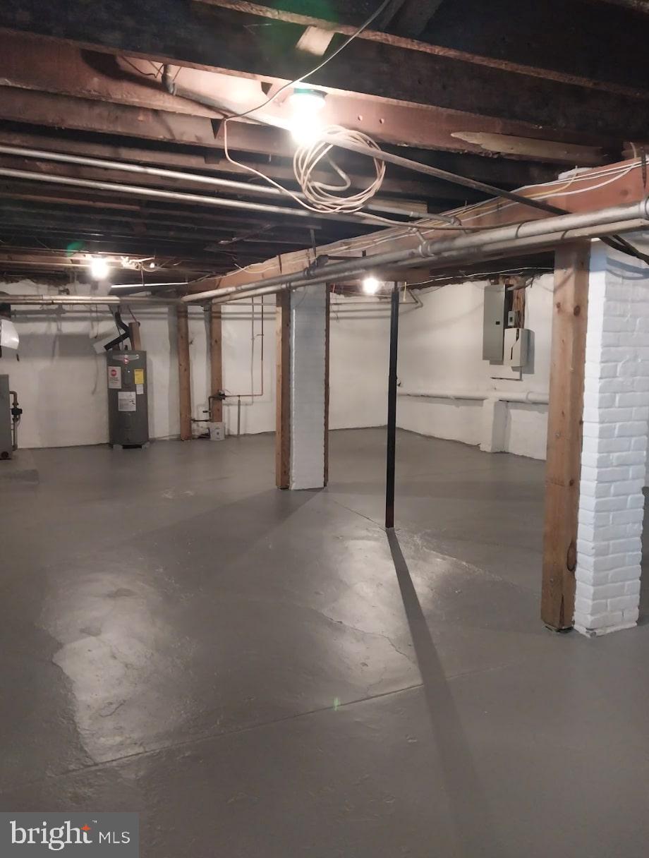 BAEDERWOOD - Residential Lease