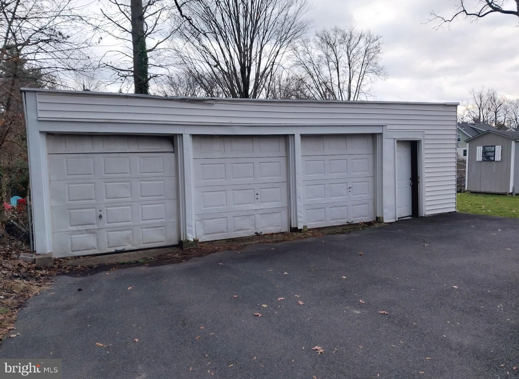 BAEDERWOOD - Residential Lease