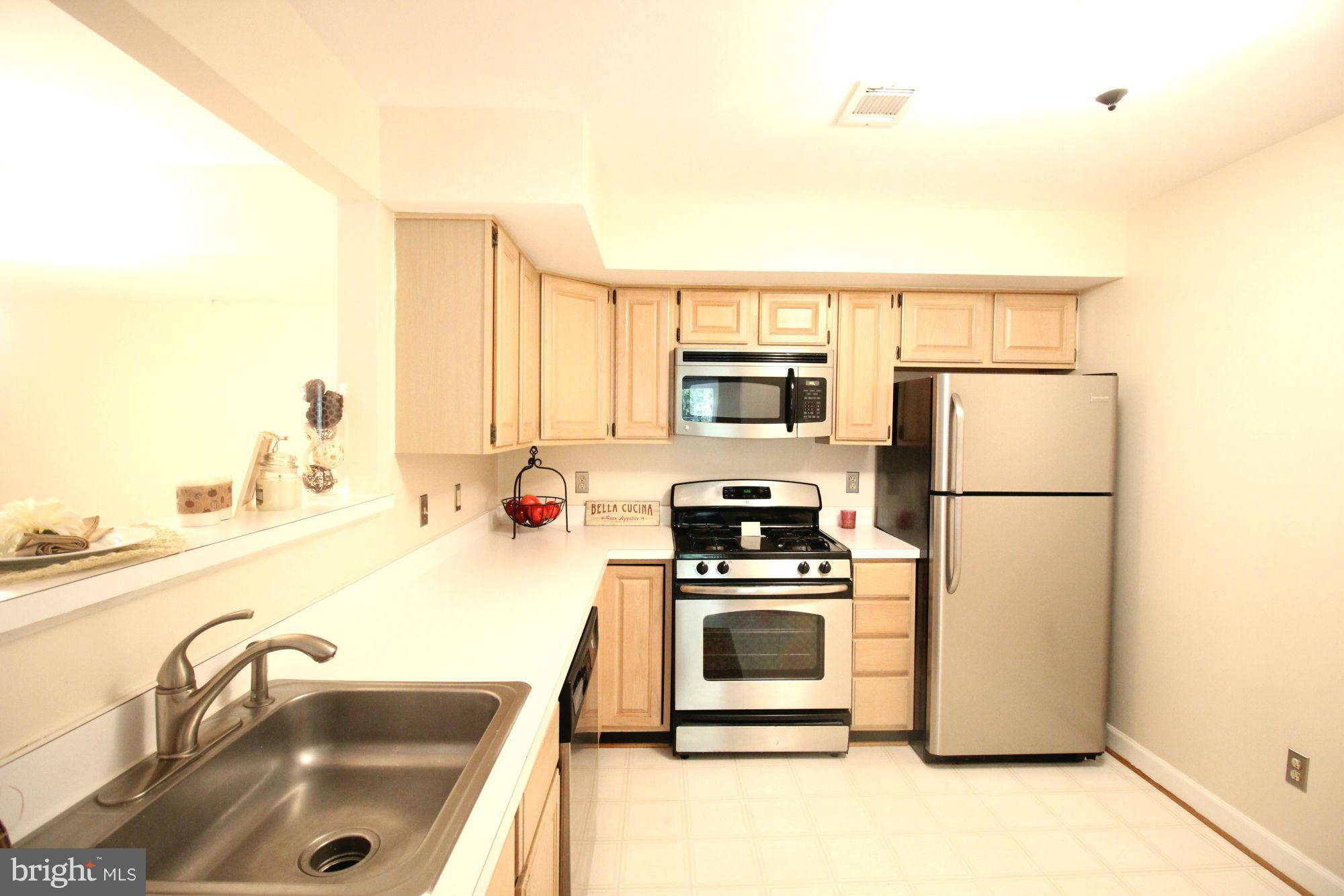 FAIRFIELD HOUSE - Residential