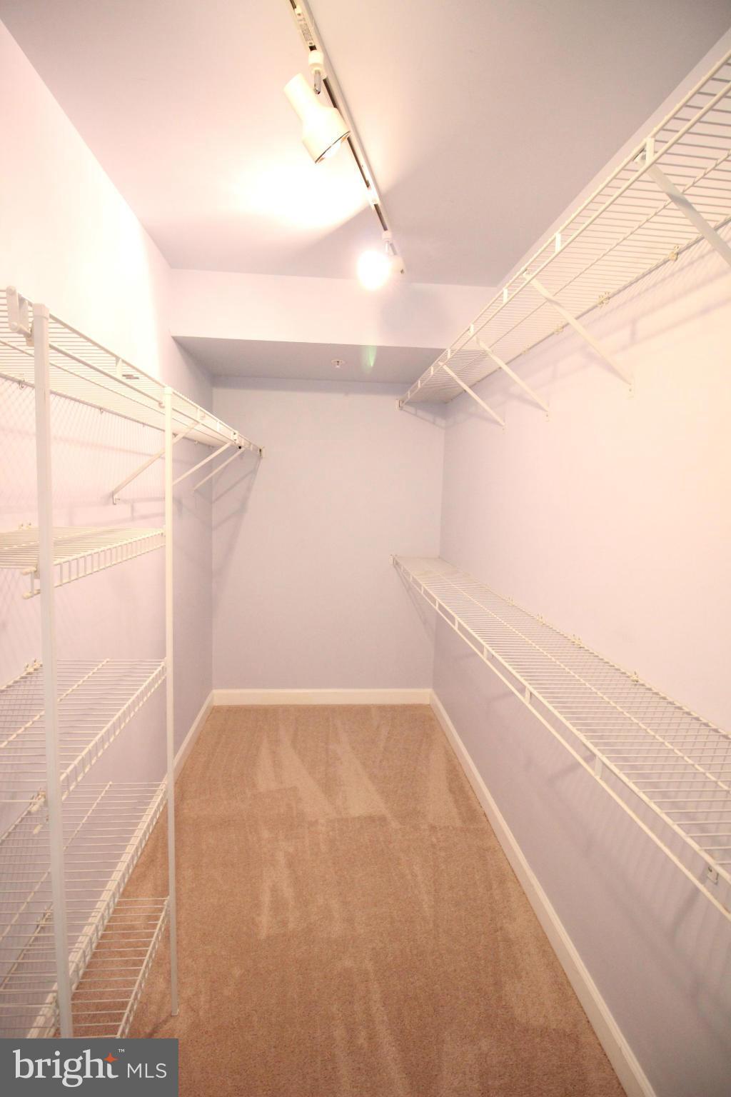 FAIRFIELD HOUSE - Residential