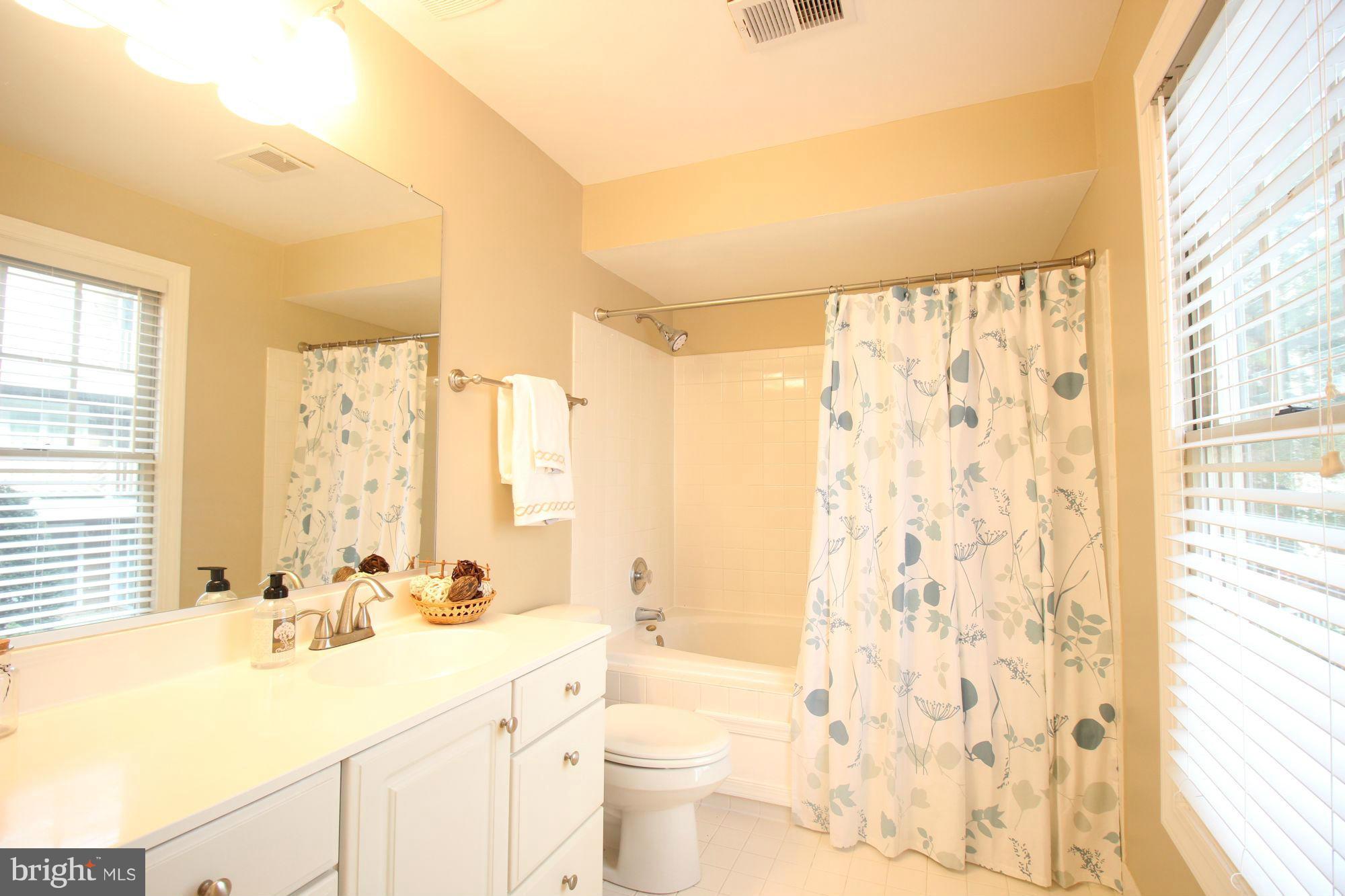 FAIRFIELD HOUSE - Residential