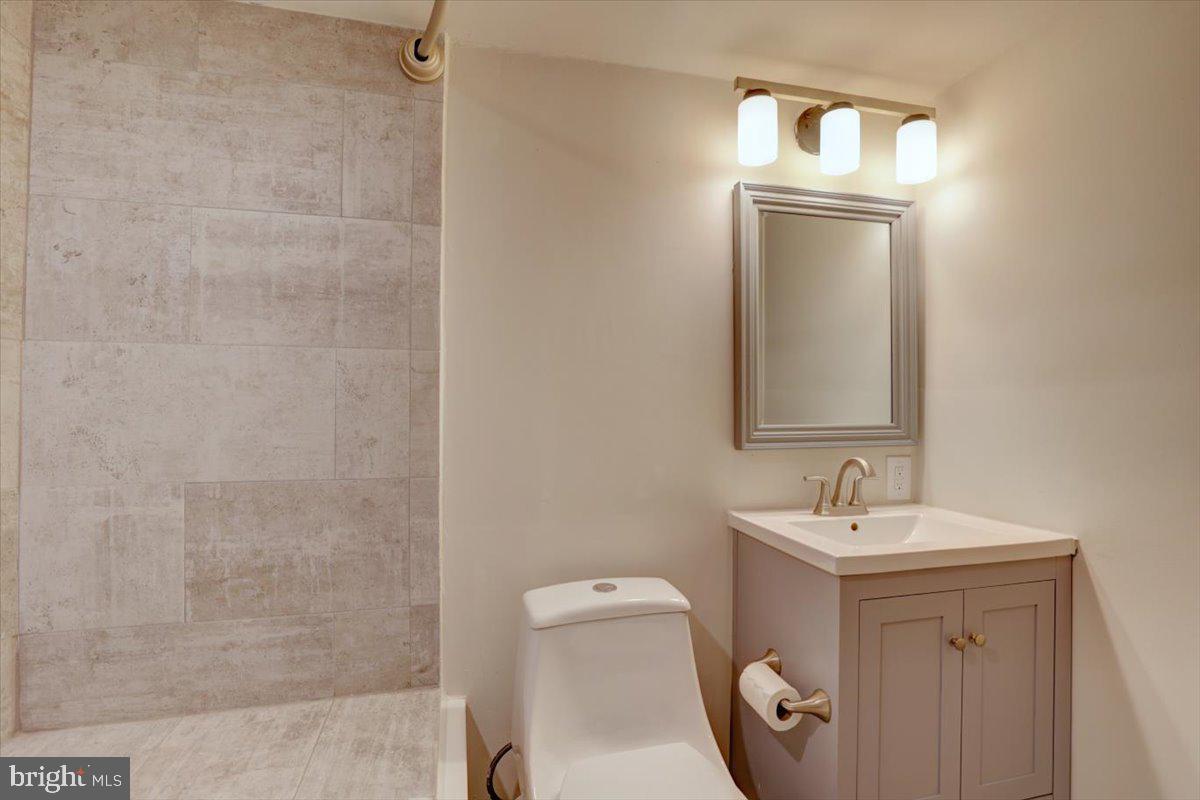 OVERLOOK AT CREEKSIDE - Residential