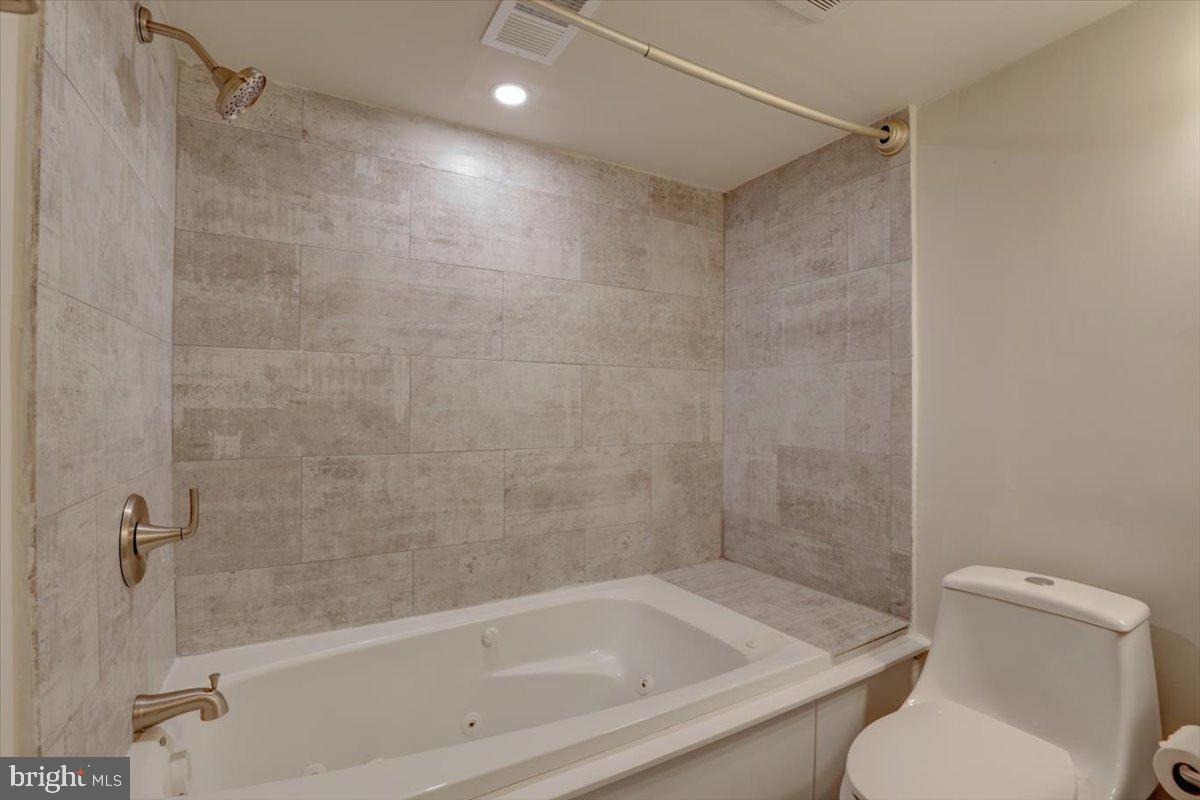 OVERLOOK AT CREEKSIDE - Residential