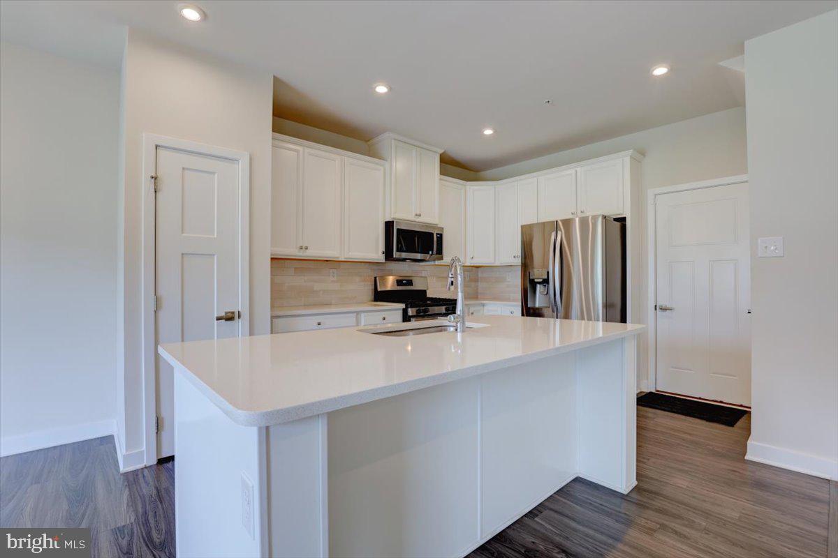 OVERLOOK AT CREEKSIDE - Residential