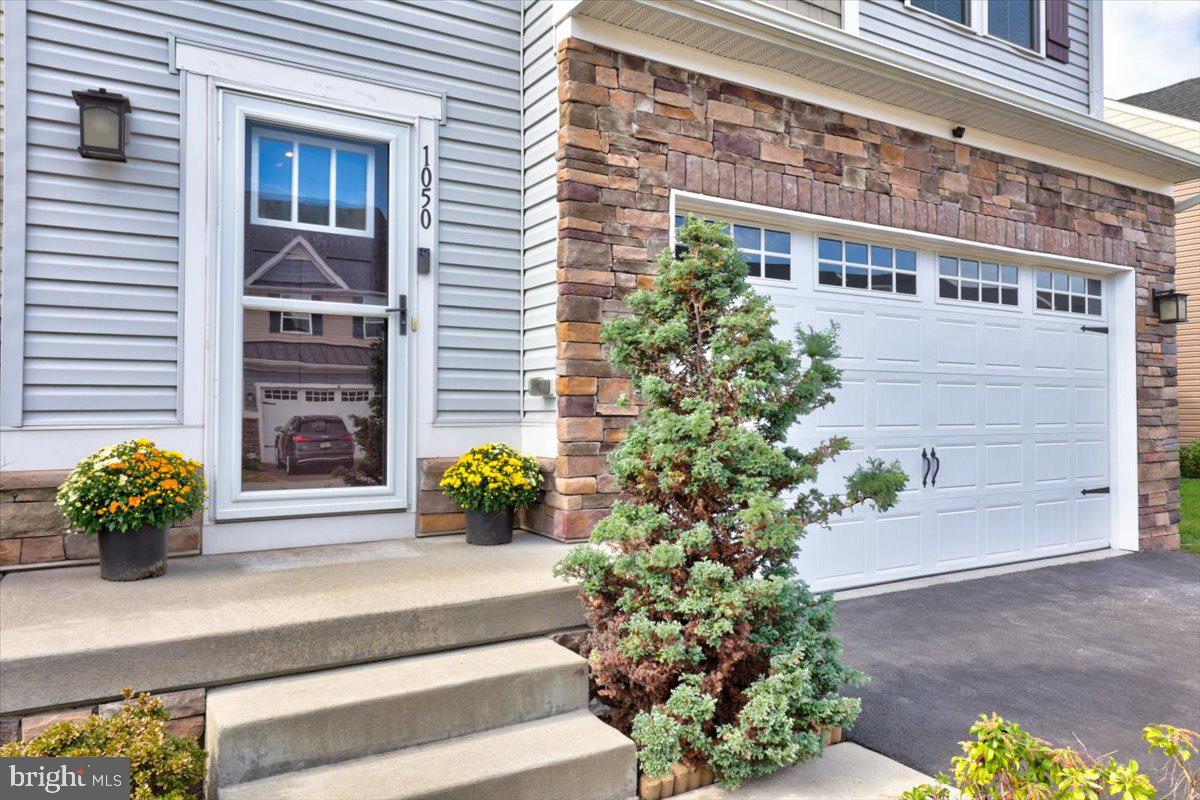 OVERLOOK AT CREEKSIDE - Residential