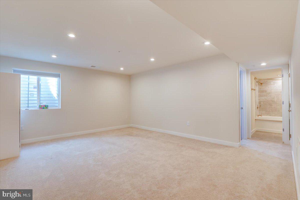 OVERLOOK AT CREEKSIDE - Residential