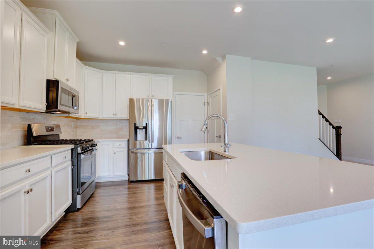 OVERLOOK AT CREEKSIDE - Residential