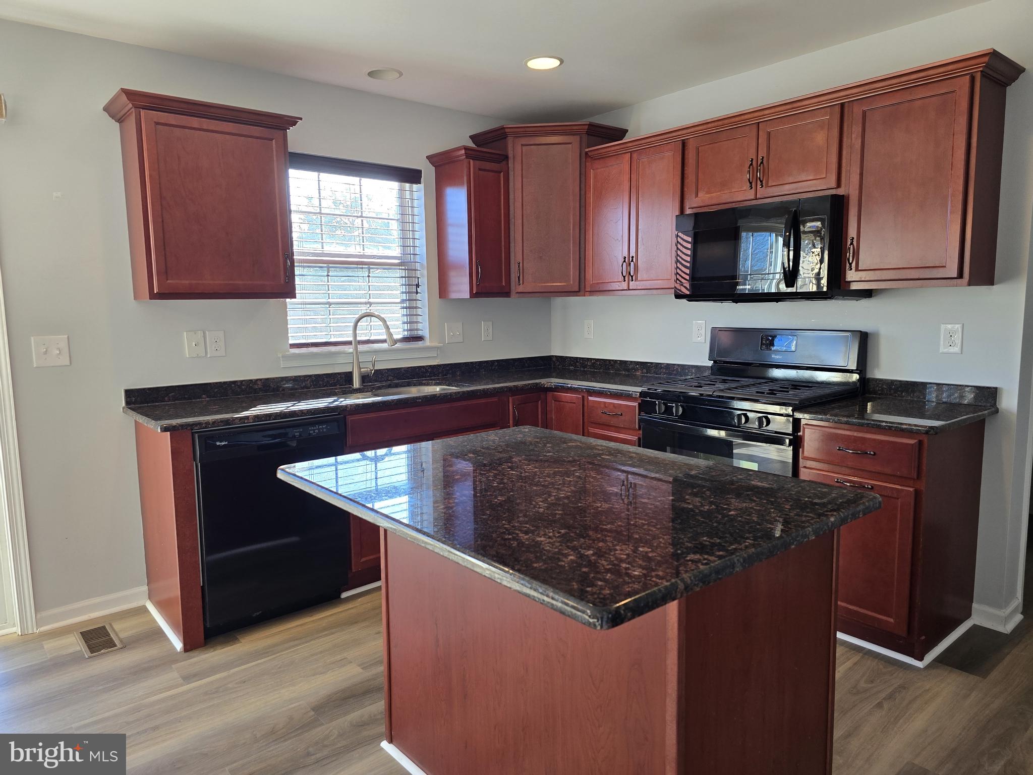 COURSEYS POINT - Residential