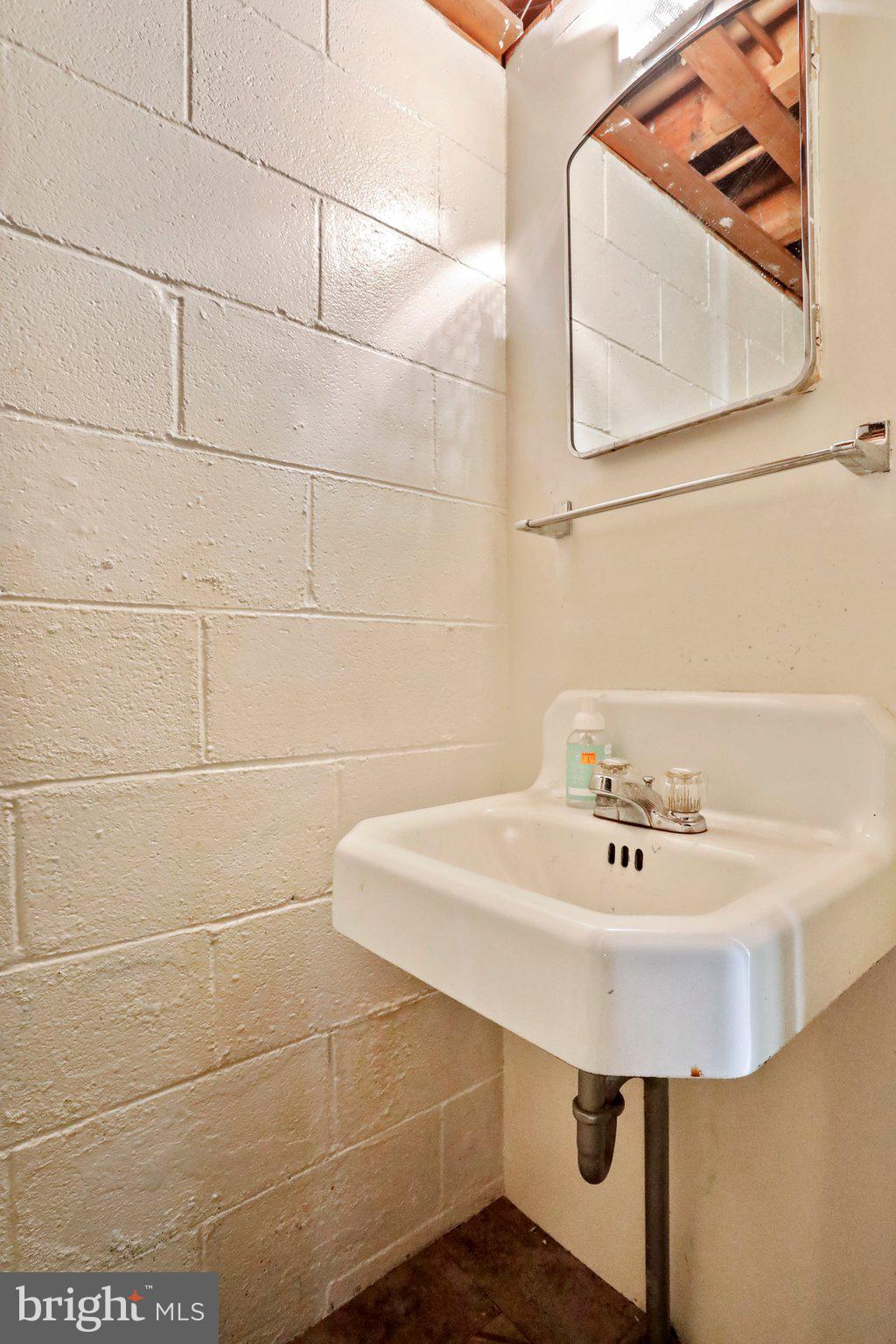 POTOMAC HEIGHTS - Residential