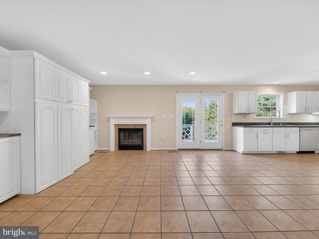 WARDS MEADOWS - Residential