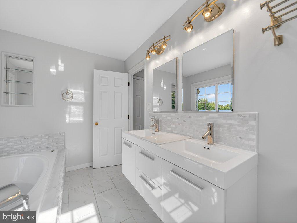 WARDS MEADOWS - Residential