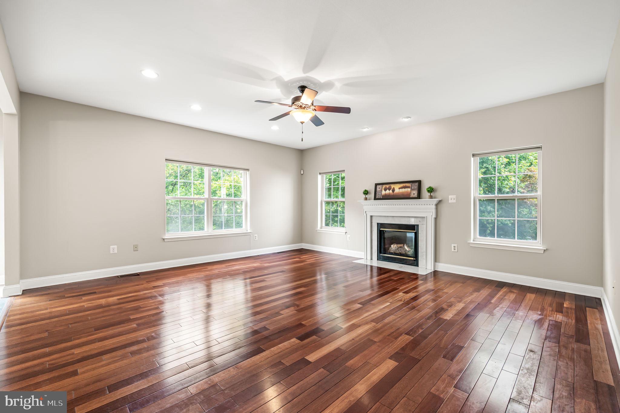 WASHINGTON CROSSING - Residential