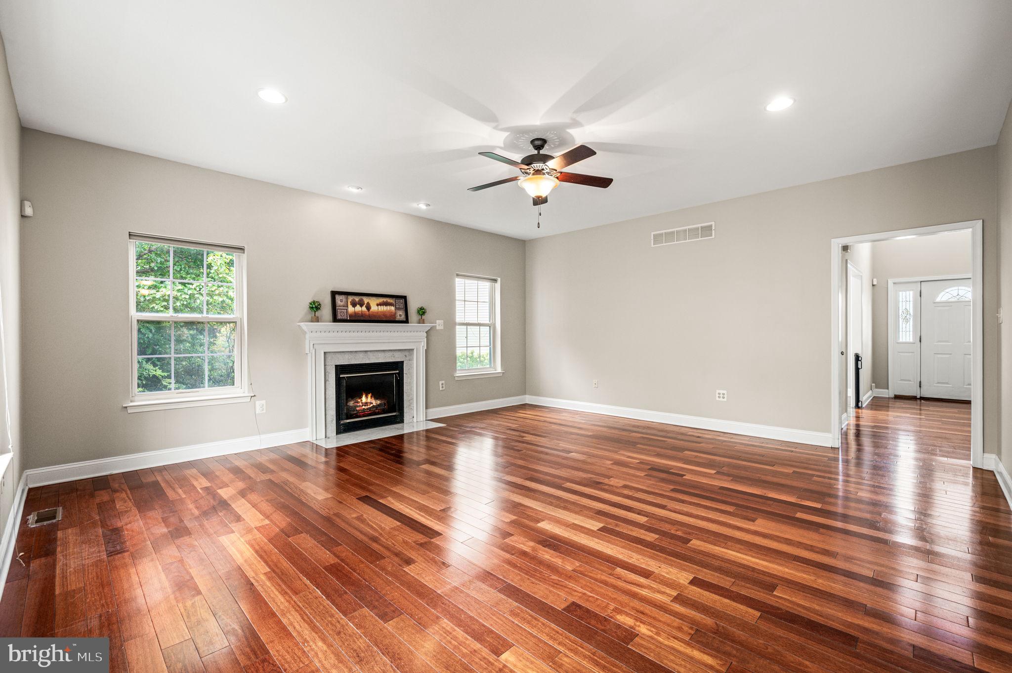 WASHINGTON CROSSING - Residential