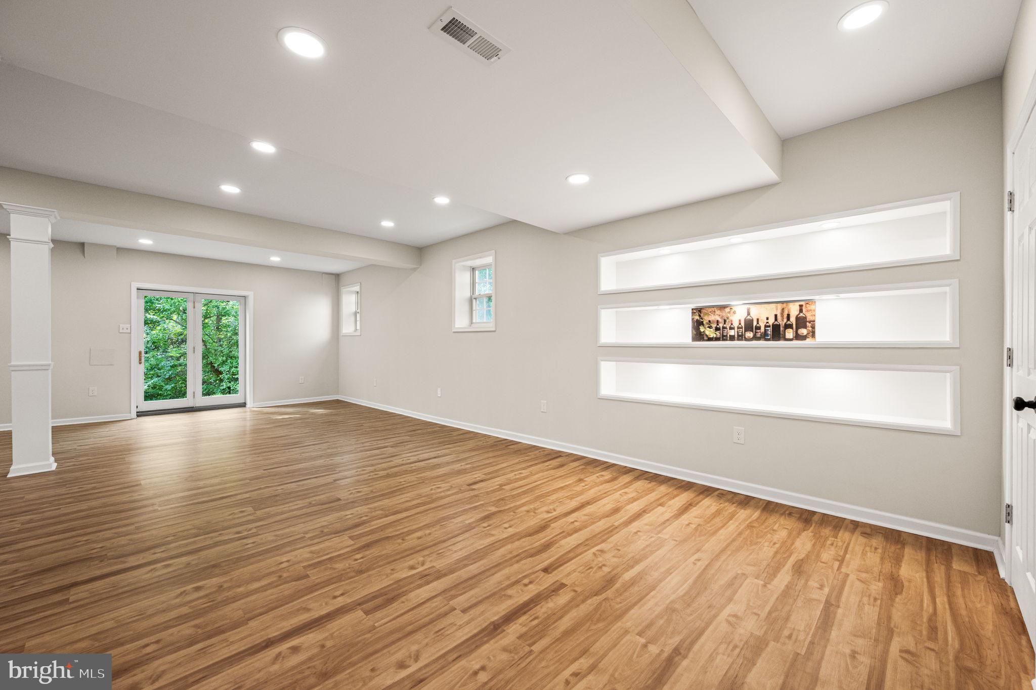 WASHINGTON CROSSING - Residential