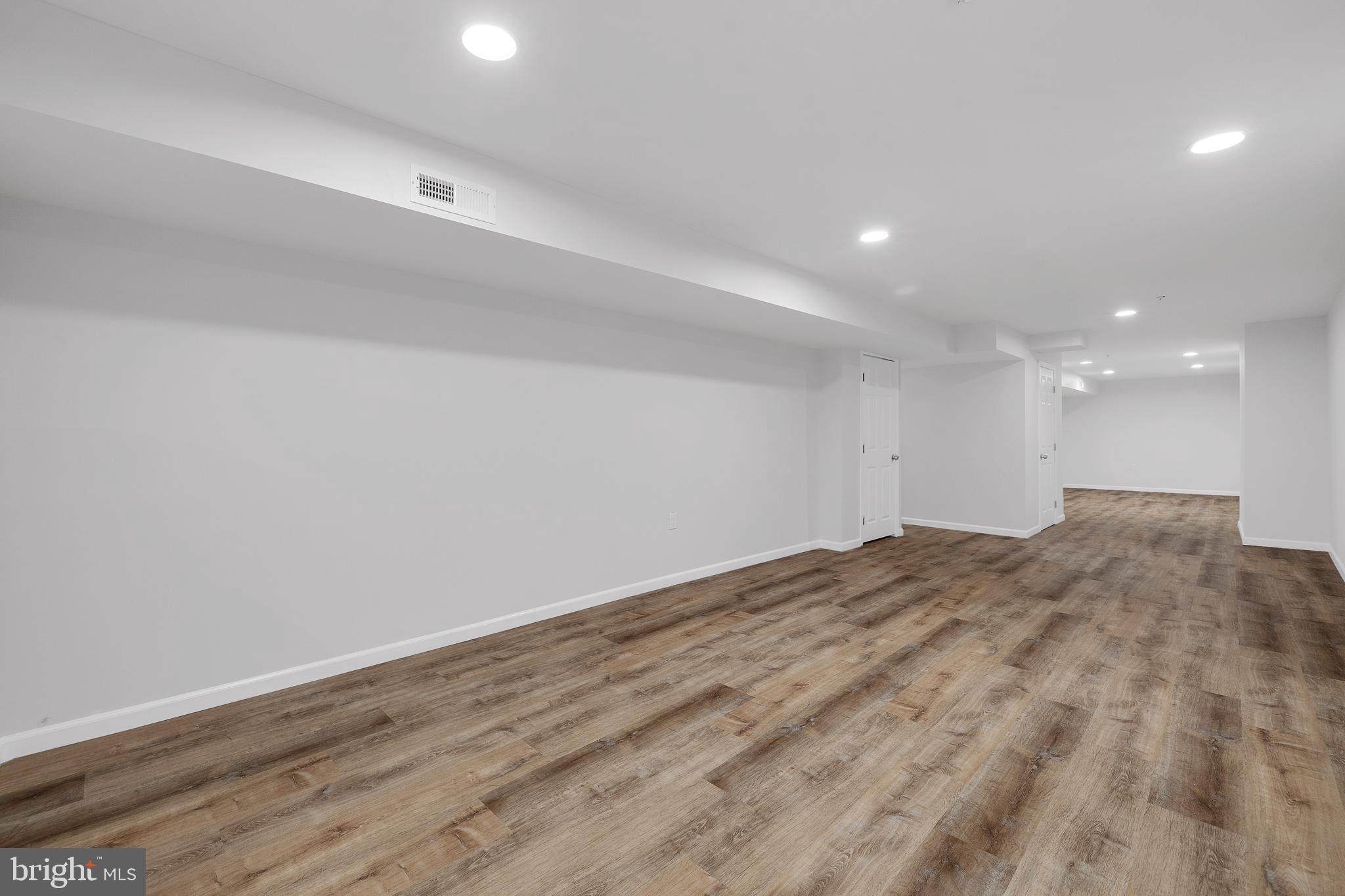 TWELVE OAKS - Residential Lease