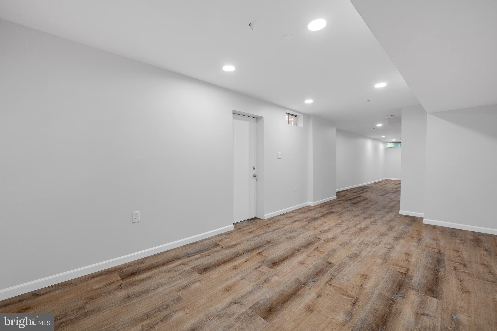 TWELVE OAKS - Residential Lease