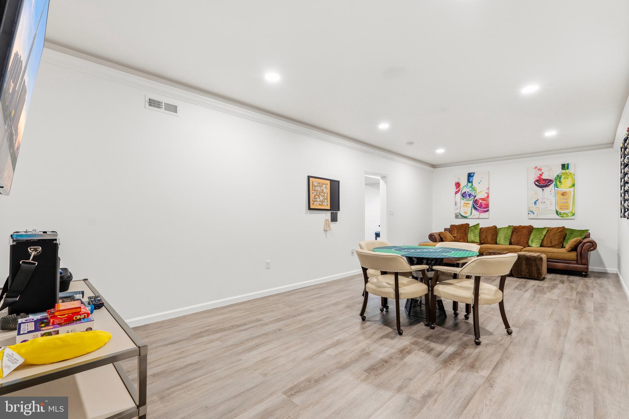LAUREL HILLS CROSSING - Residential
